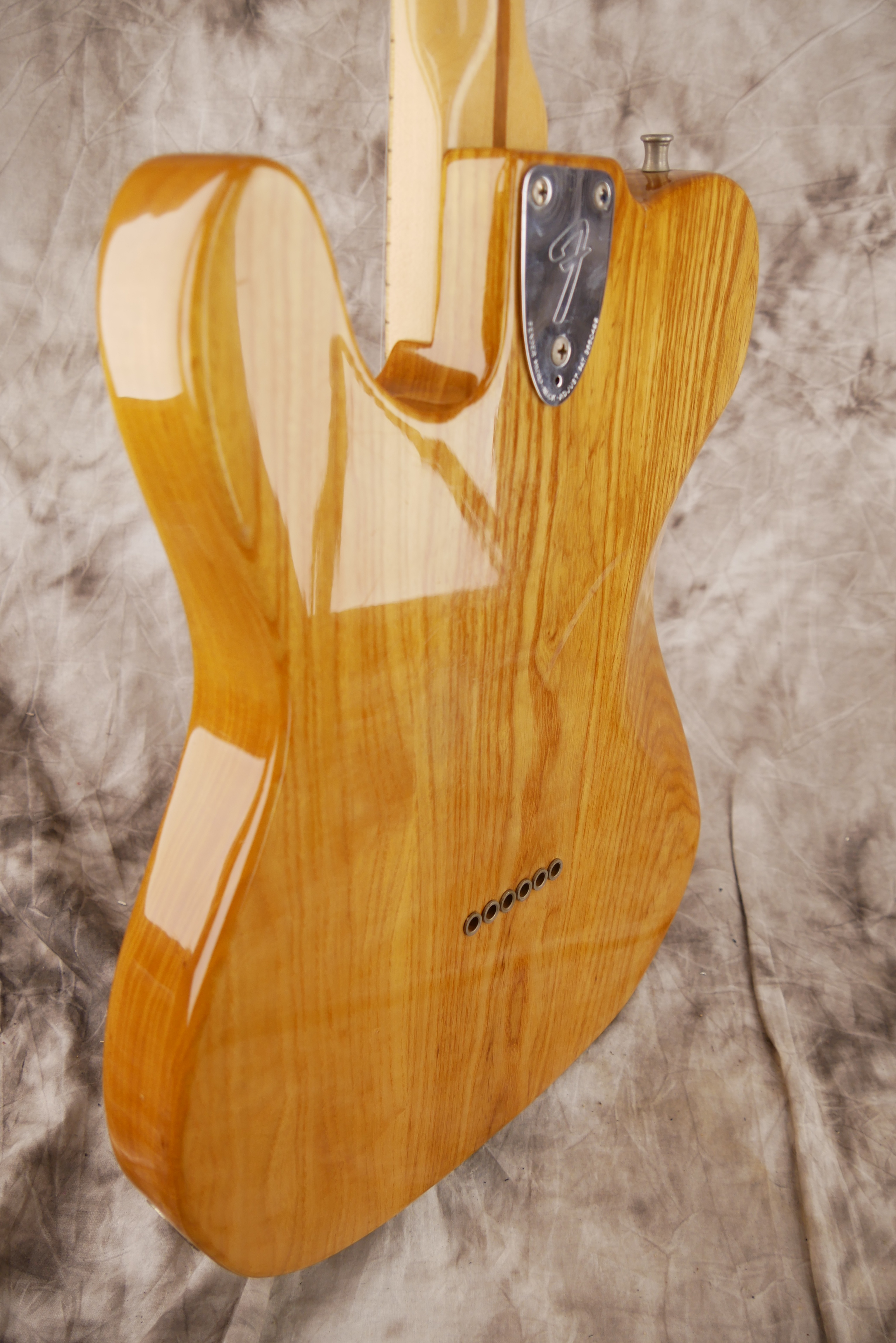 img/vintage/5834/Fender_Telecaster_Deluxe_natural_USA_1981-011.JPG