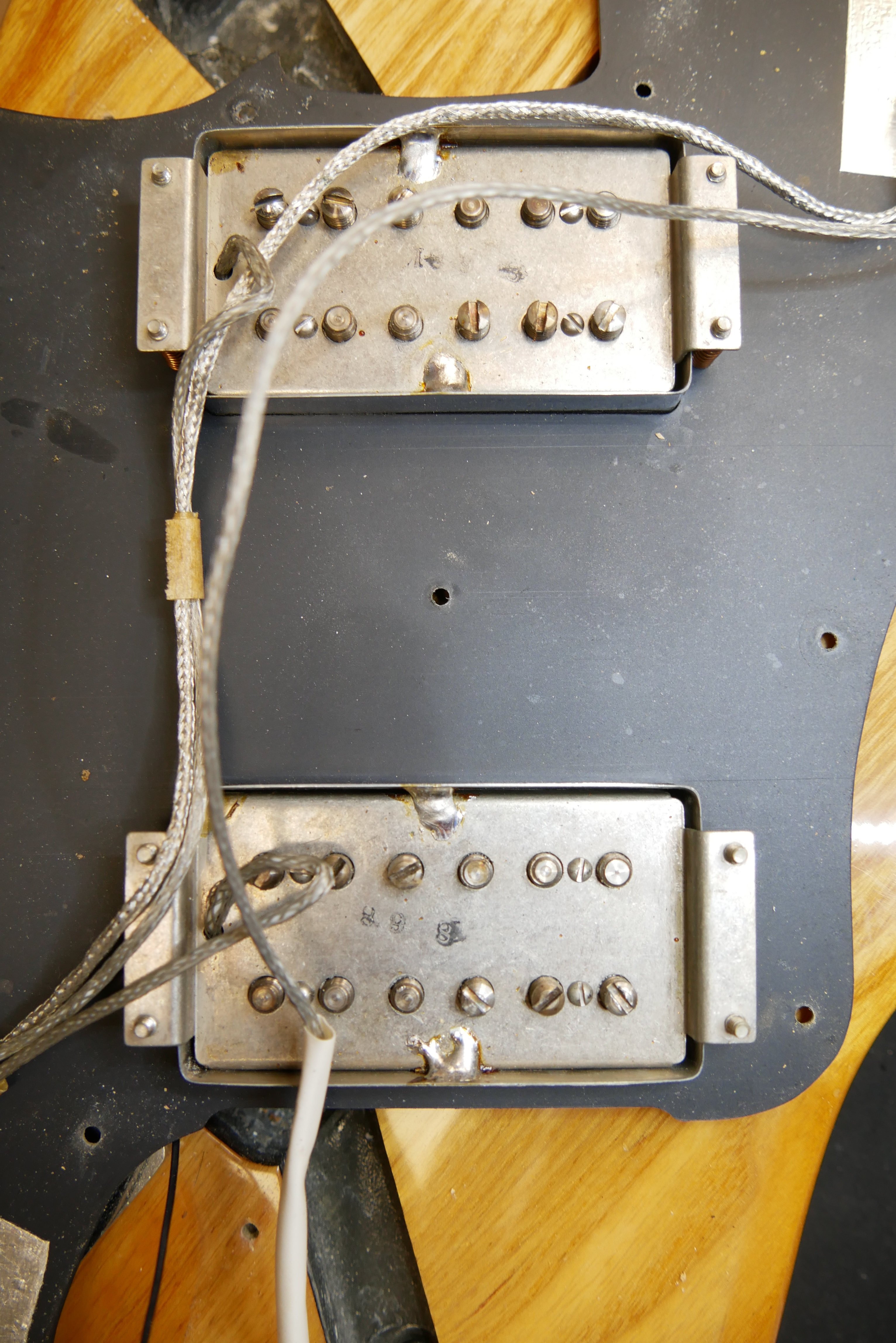 img/vintage/5834/Fender_Telecaster_Deluxe_natural_USA_1981-015.JPG