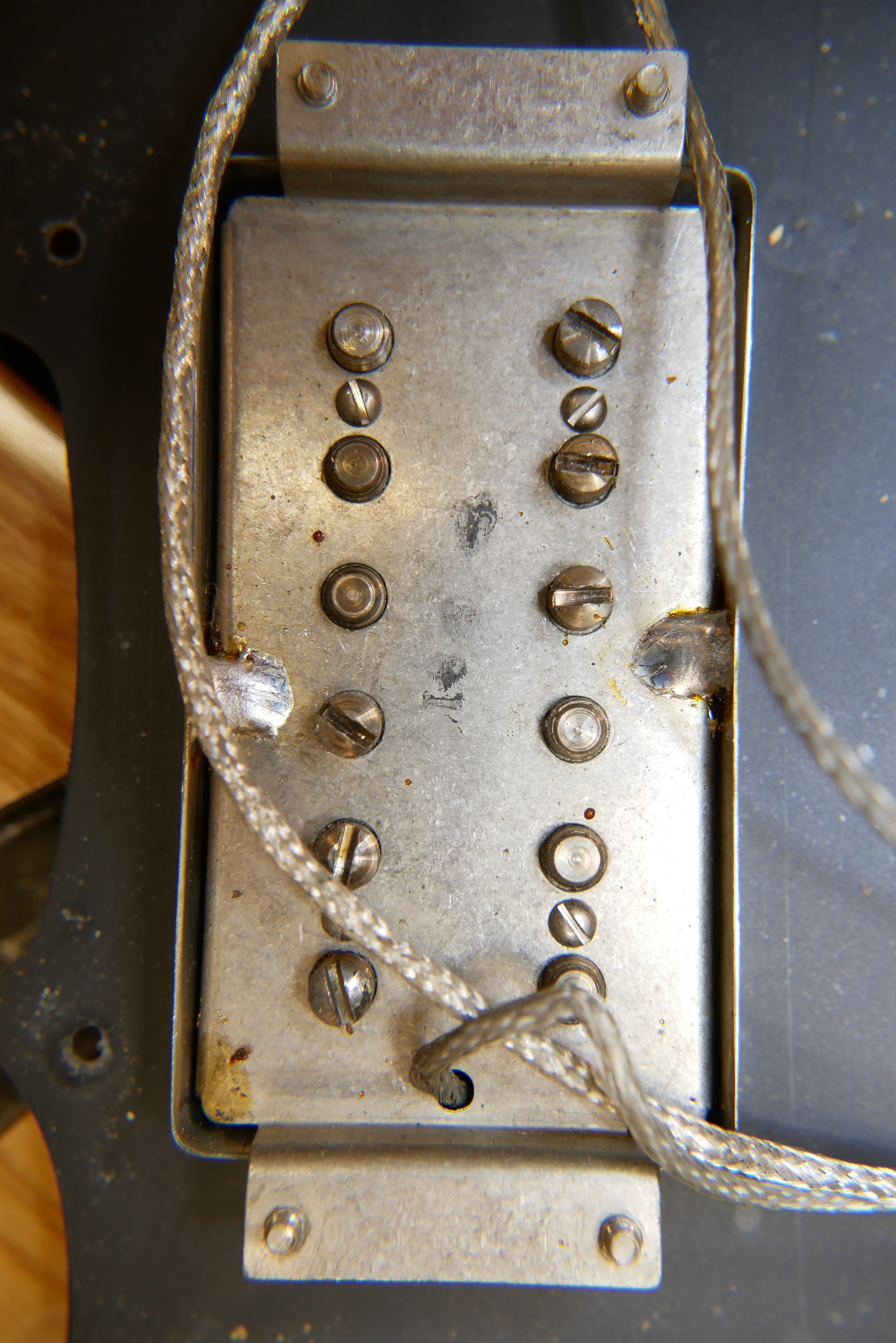 img/vintage/5834/Fender_Telecaster_Deluxe_natural_USA_1981-016.JPG