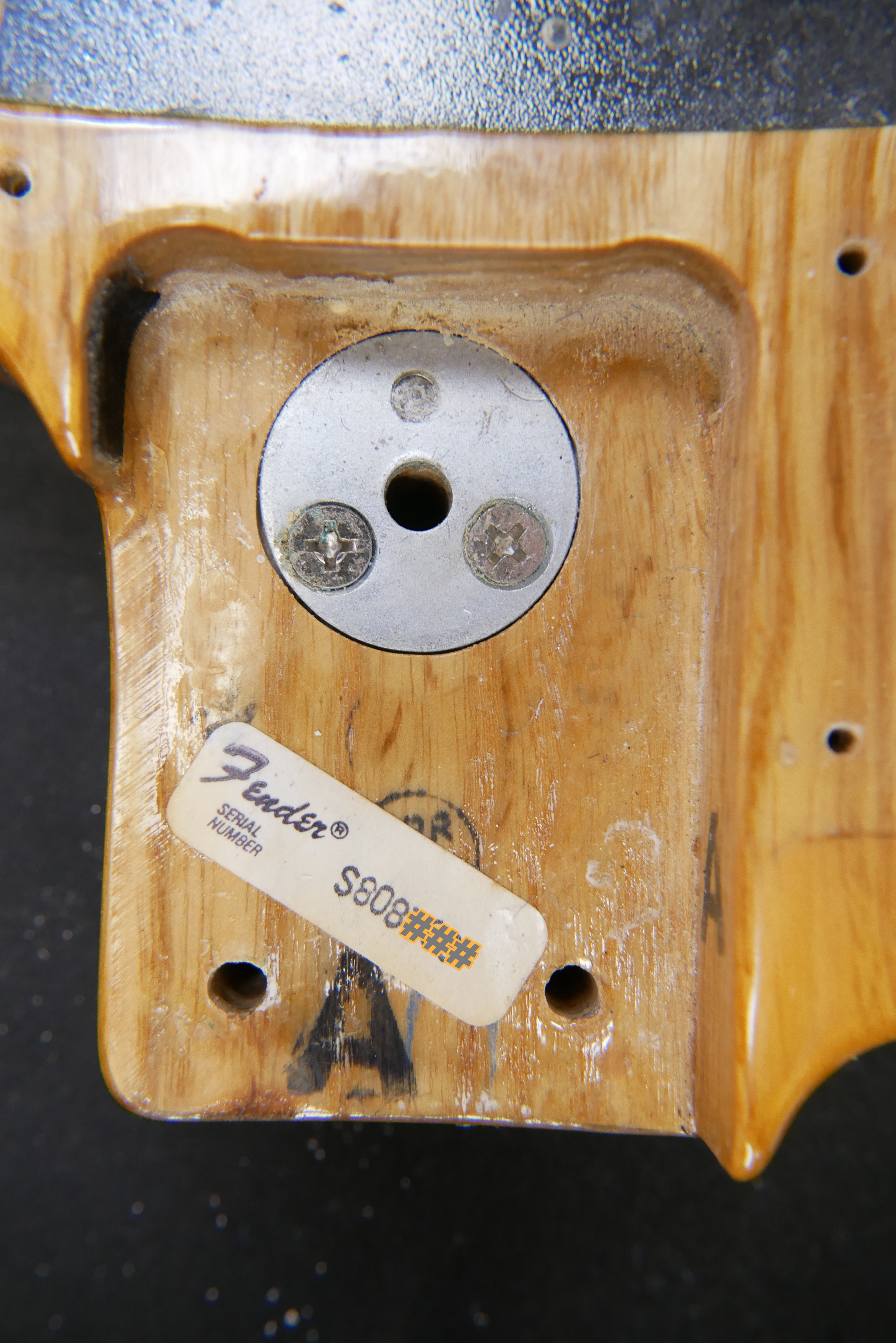 img/vintage/5834/Fender_Telecaster_Deluxe_natural_USA_1981-020.JPG