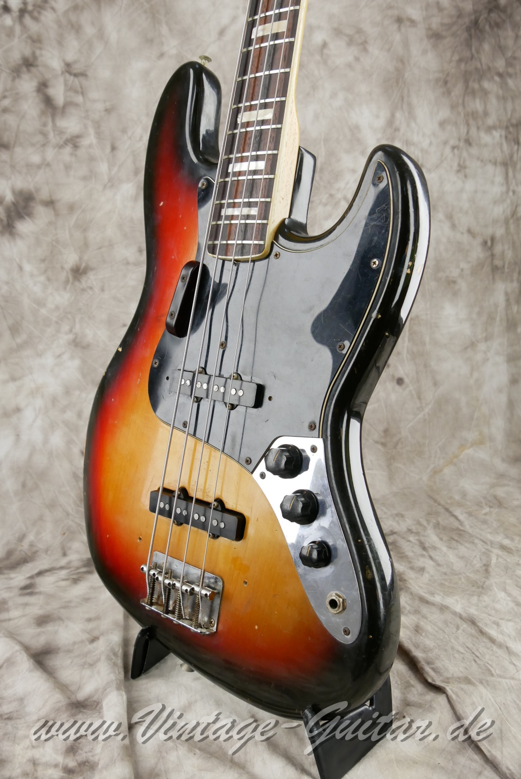 img/vintage/5838/Fender_jazz_bass_1974_sunburst_usa-010.JPG