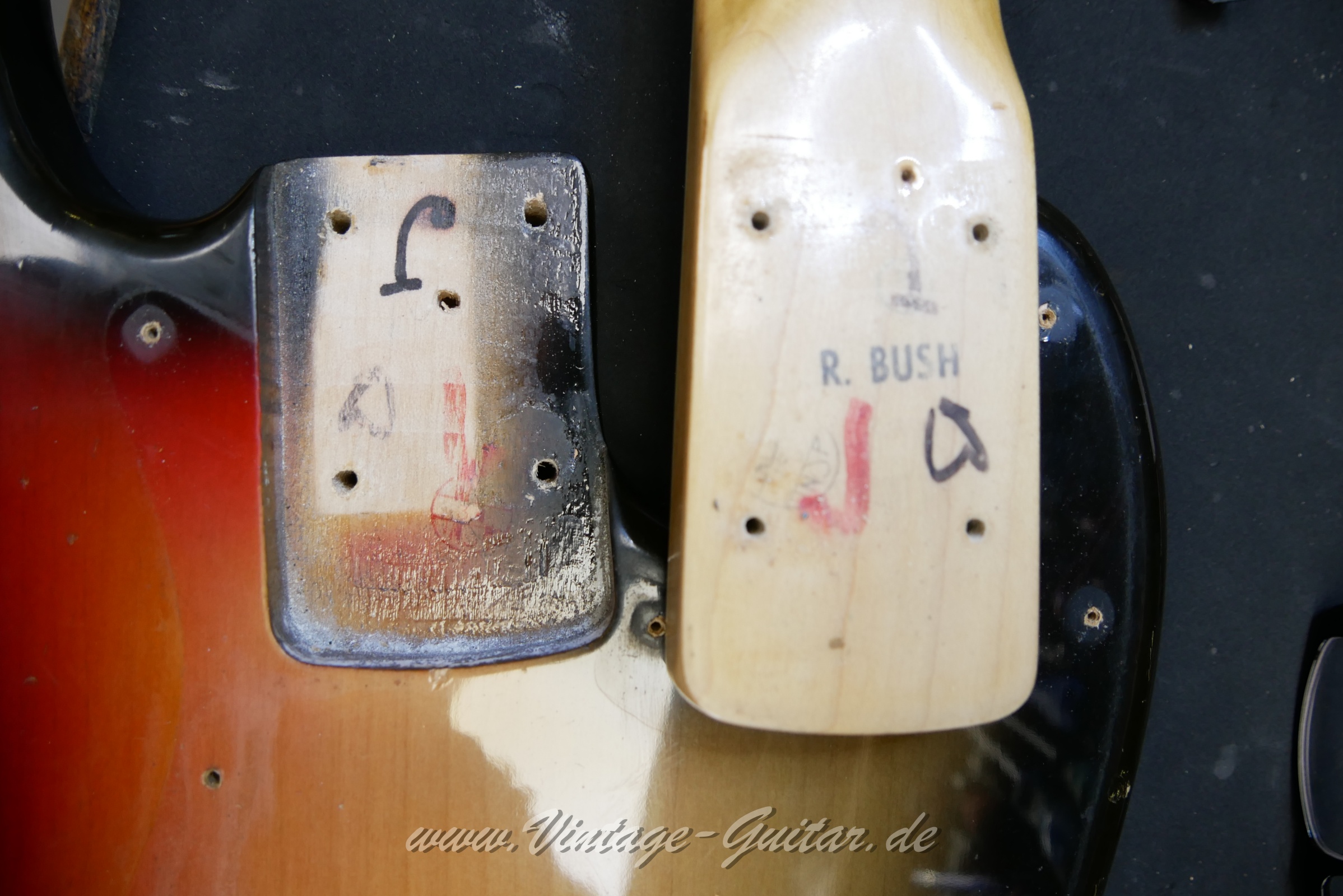 img/vintage/5838/Fender_jazz_bass_1974_sunburst_usa-019.JPG