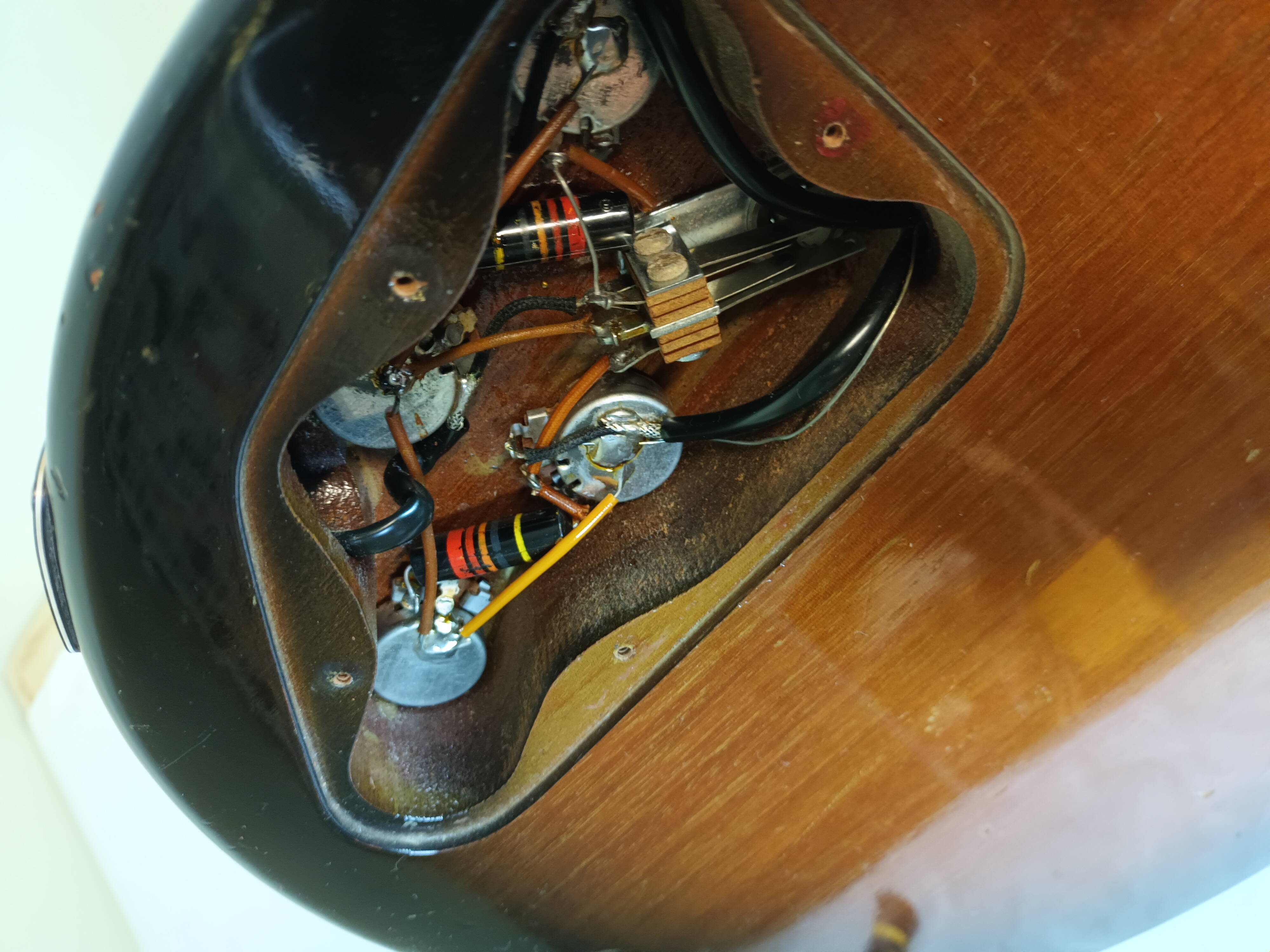 img/vintage/5840/Gibson_Les_Paul_Special_USA_1960_Sunburst-023.JPG