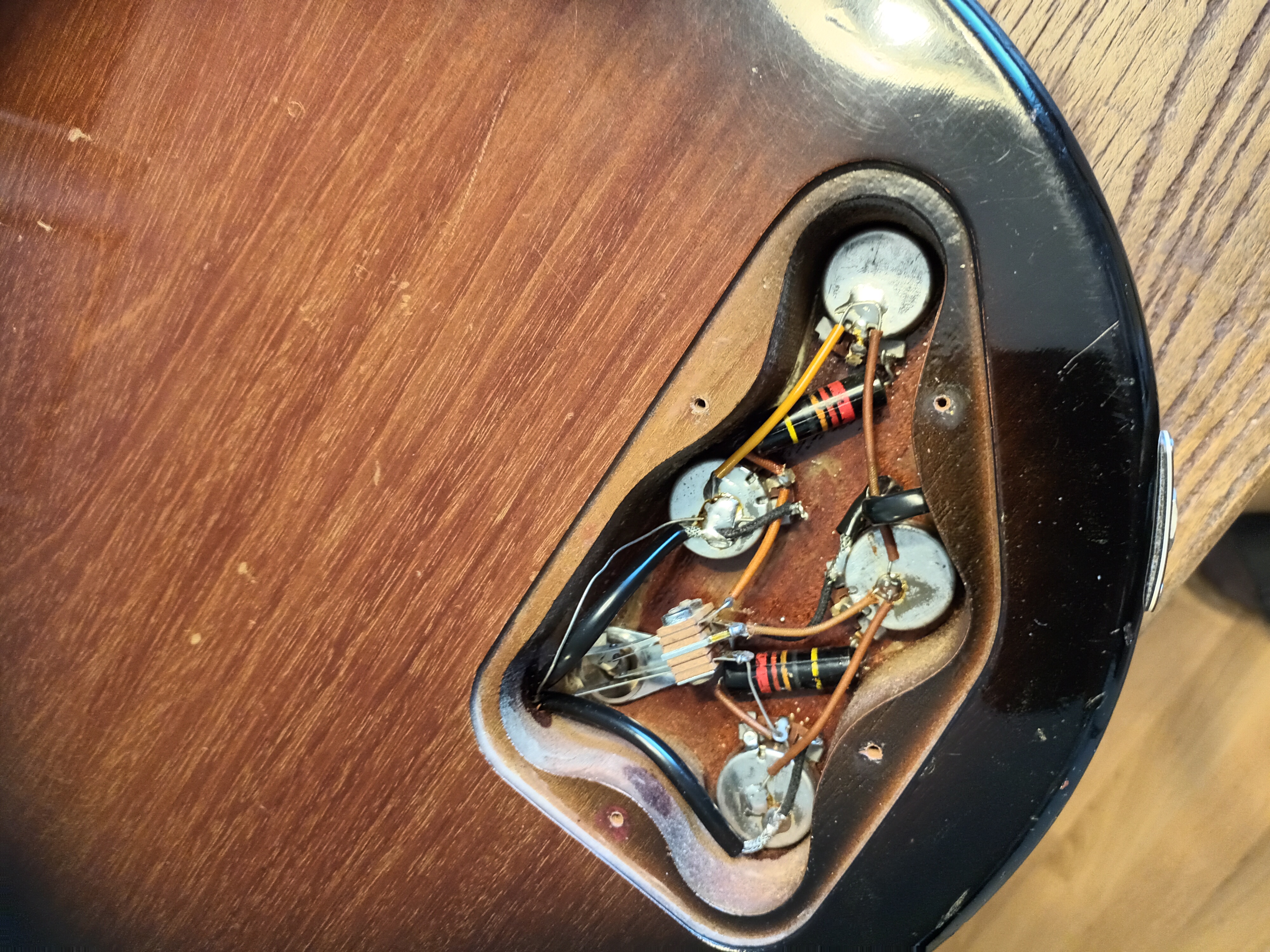 img/vintage/5840/Gibson_Les_Paul_Special_USA_1960_Sunburst-024.JPG