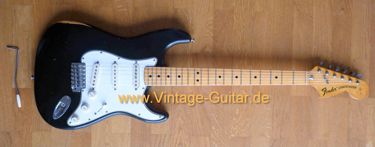 Fender-Stratocaster-1972-black-1.jpg