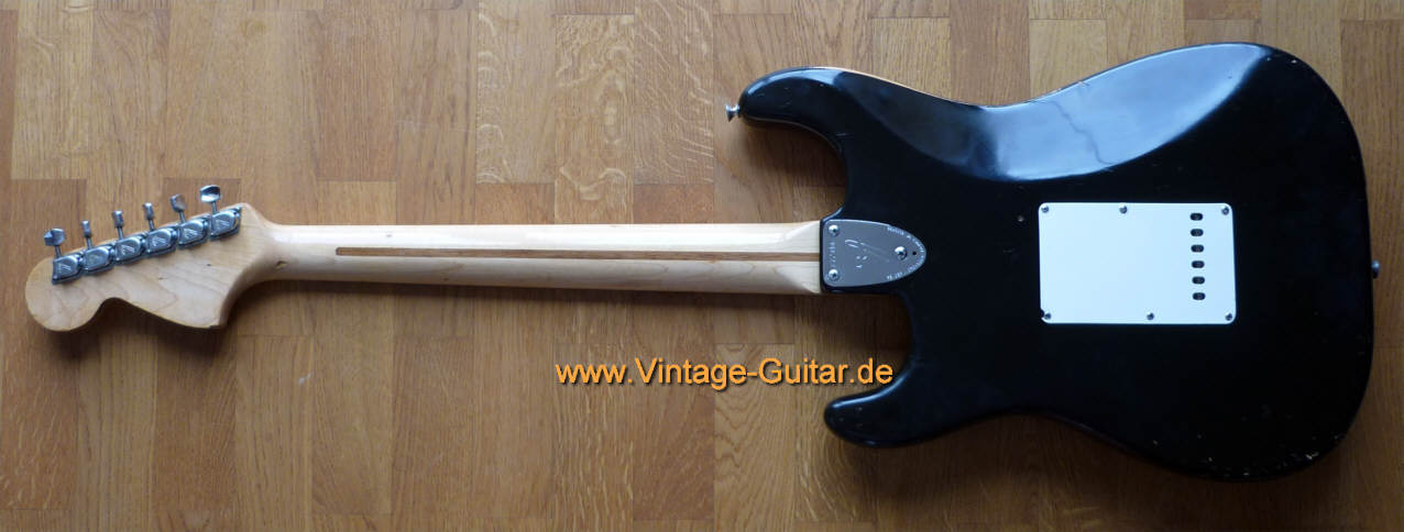 Fender-Stratocaster-1972-black-2.jpg