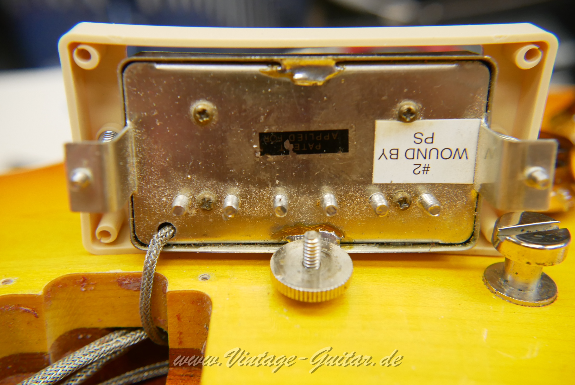 img/vintage/5865/Gibson_Les_Paul_Standard_Custom_shop_Historic_collection-faded_cherry_sunburst_USA_2006-016.JPG