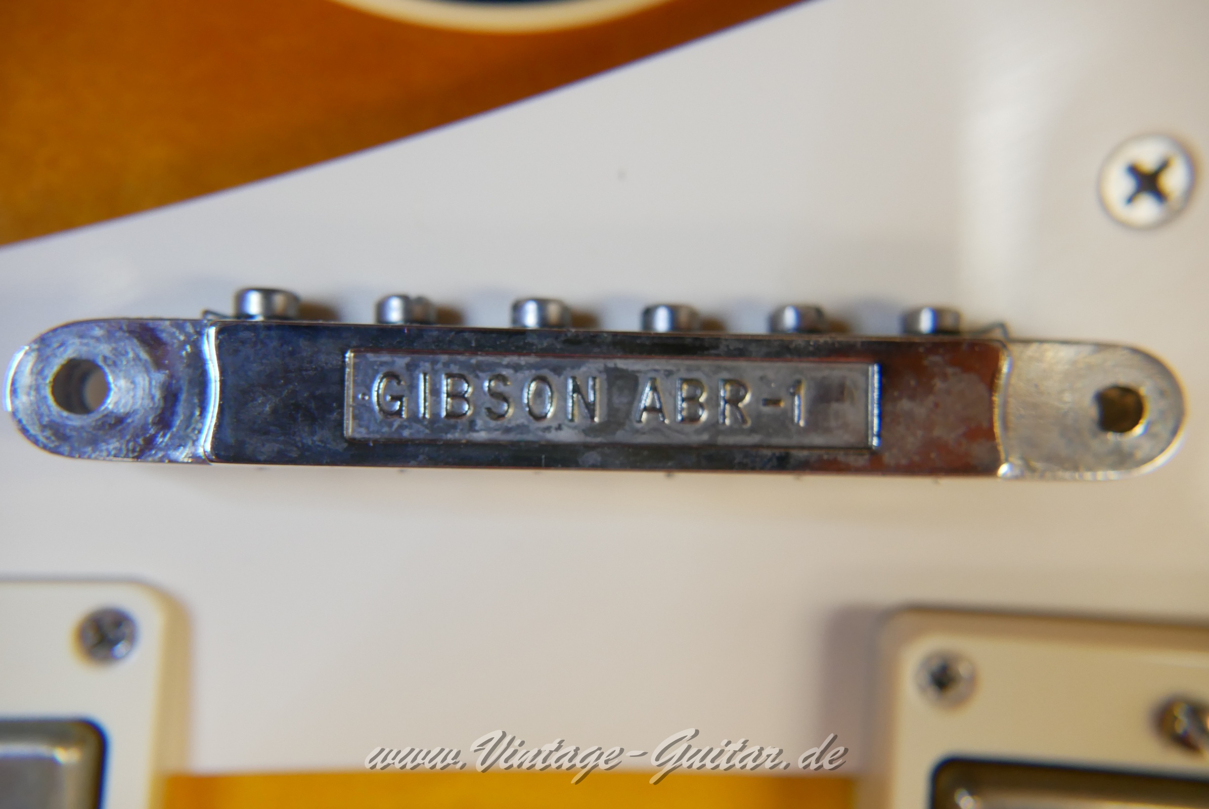 img/vintage/5865/Gibson_Les_Paul_Standard_Custom_shop_Historic_collection-faded_cherry_sunburst_USA_2006-017.JPG