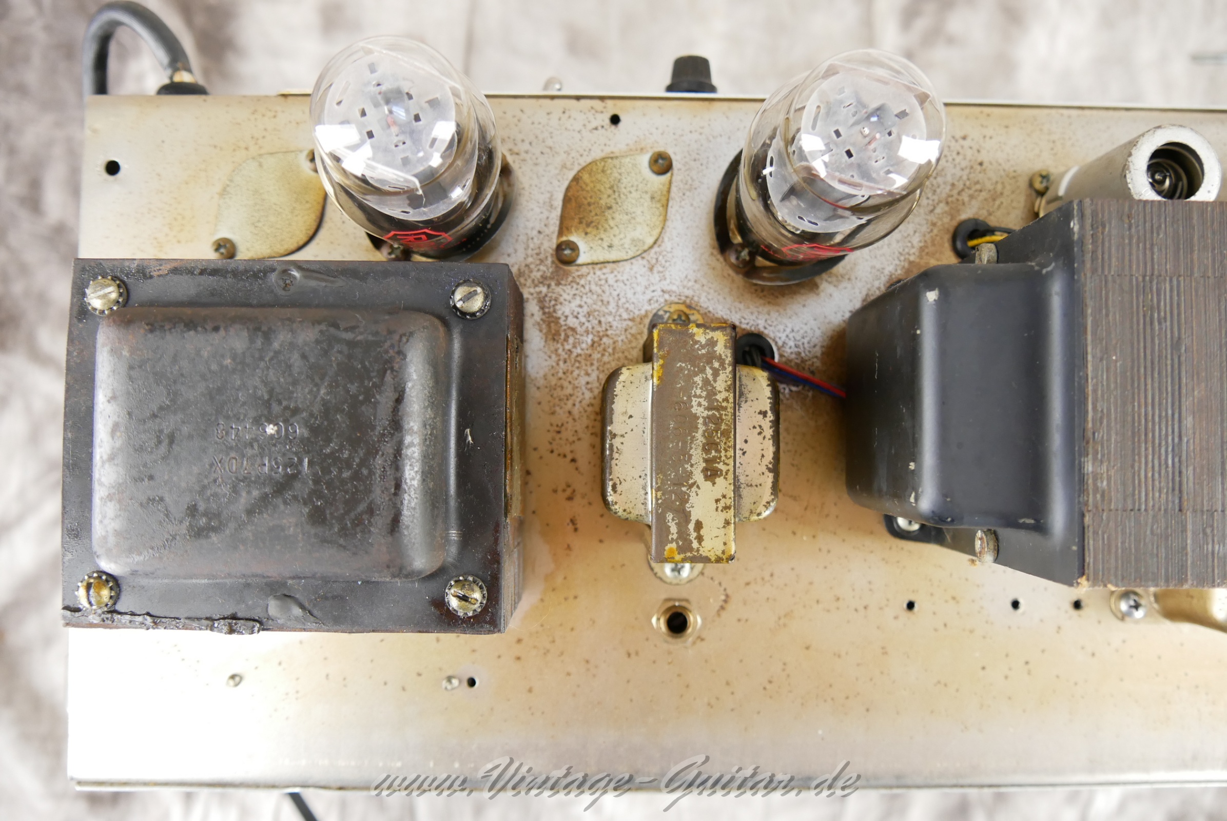 img/vintage/5866/fender_bandmaster_blackface_1965_black_tolex_USA-09.jpg