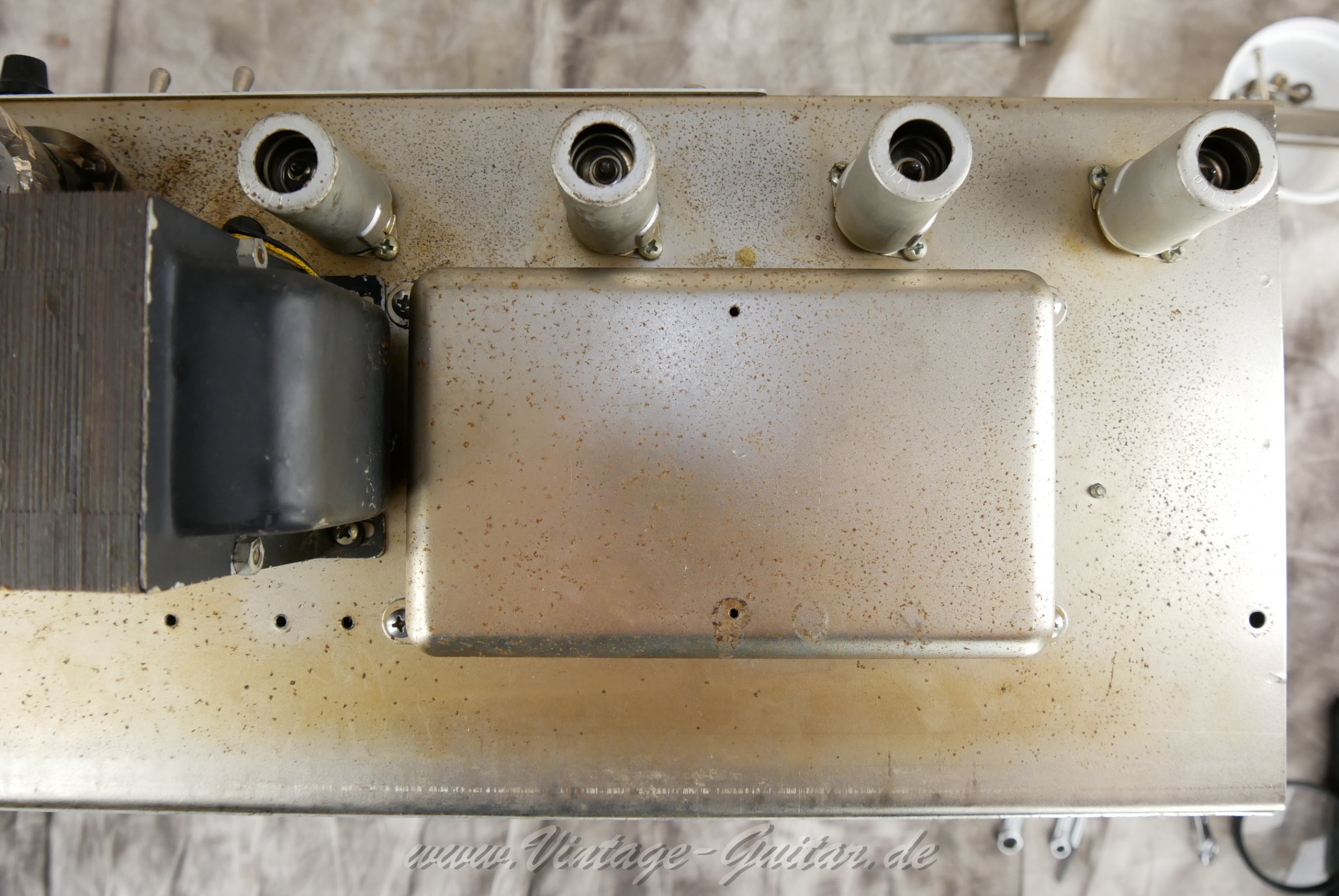 img/vintage/5866/fender_bandmaster_blackface_1965_black_tolex_USA-10.jpg