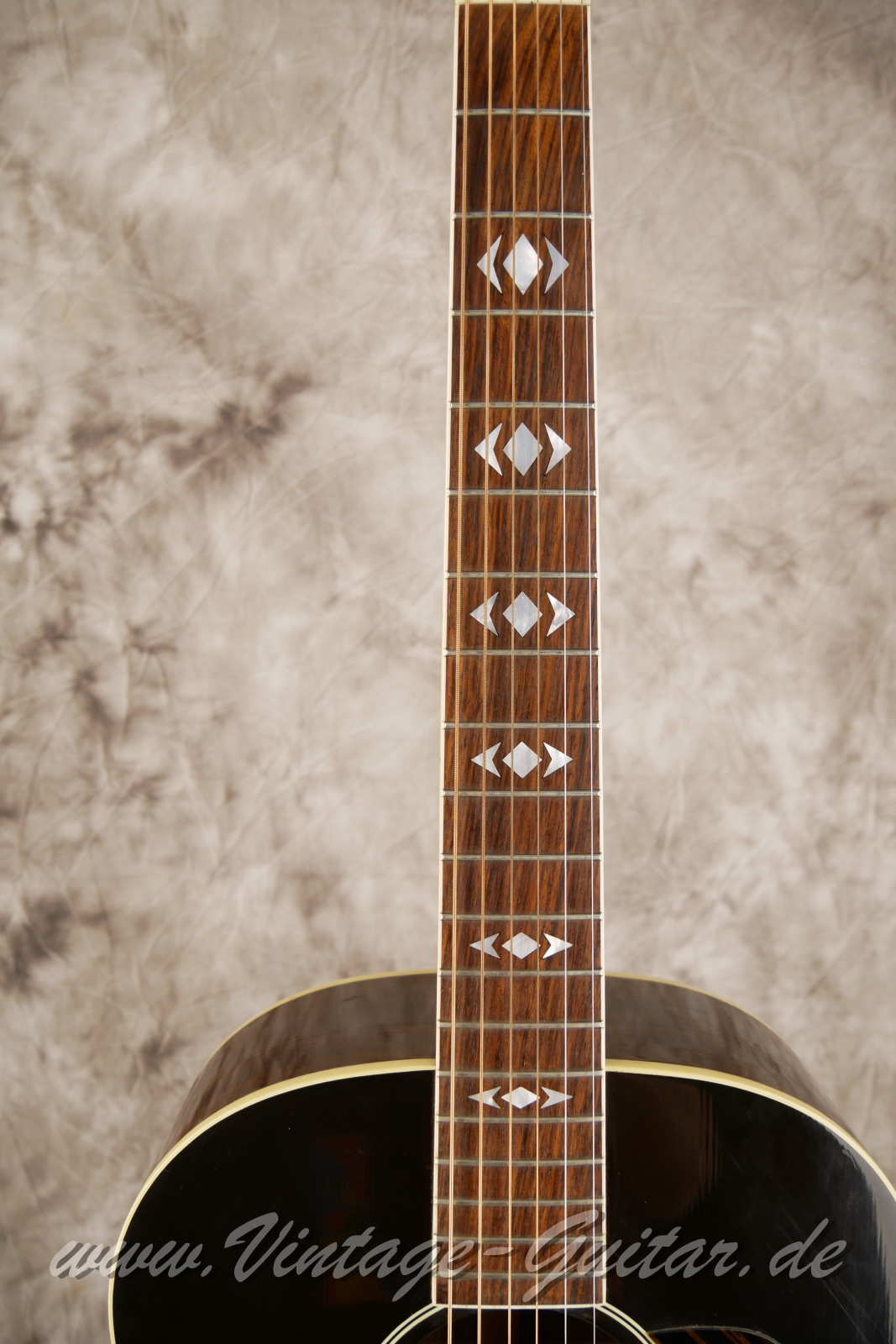 img/vintage/5867/Gibson_Advanced_Jumbo_custom_order_sunburst_2007-005.JPG