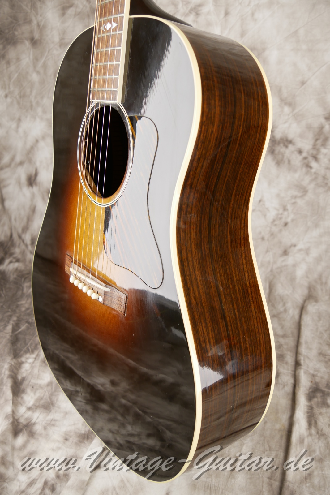 img/vintage/5867/Gibson_Advanced_Jumbo_custom_order_sunburst_2007-010.JPG