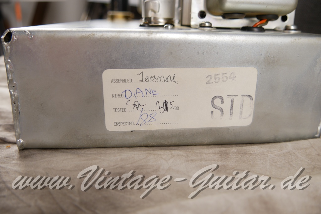 img/vintage/5868/Marshall_2554_1x12_silver_jubilee_series_silver_1988-013.JPG