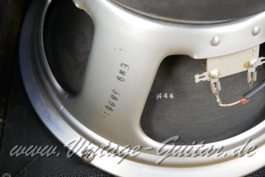 img/vintage/5868/Marshall_2554_1x12_silver_jubilee_series_silver_1988-026.JPG