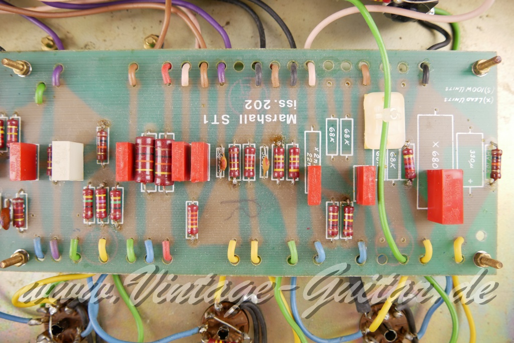 Marshall_JCM_800_2203_Mk2_Master_Model_100W_Lead_black_GB_1983-016.JPG