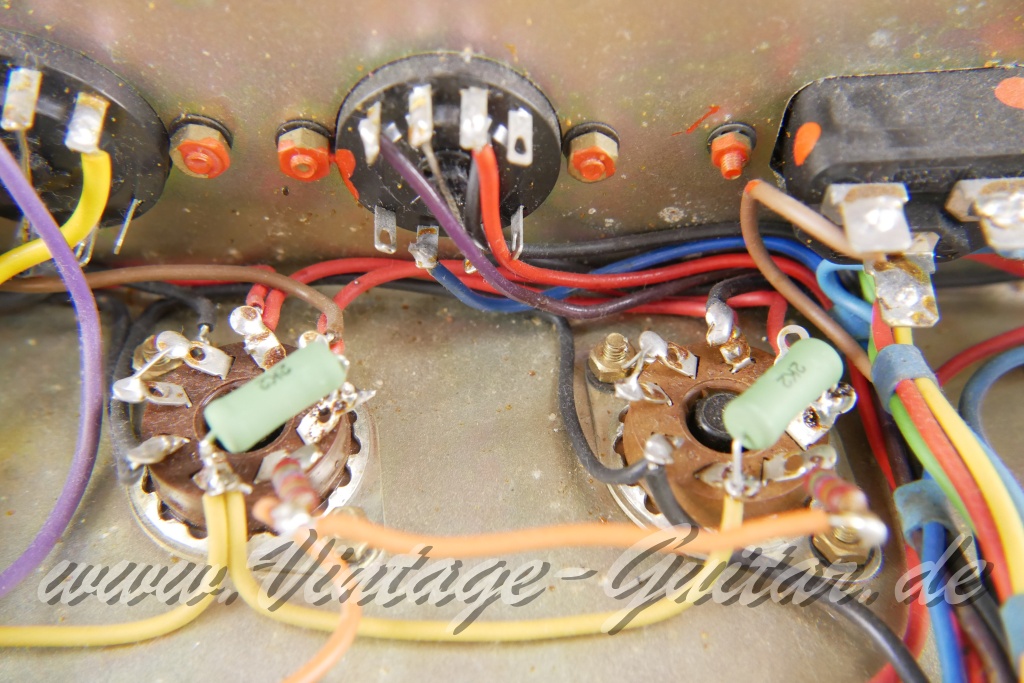 Marshall_JCM_800_2203_Mk2_Master_Model_100W_Lead_black_GB_1983-023.JPG
