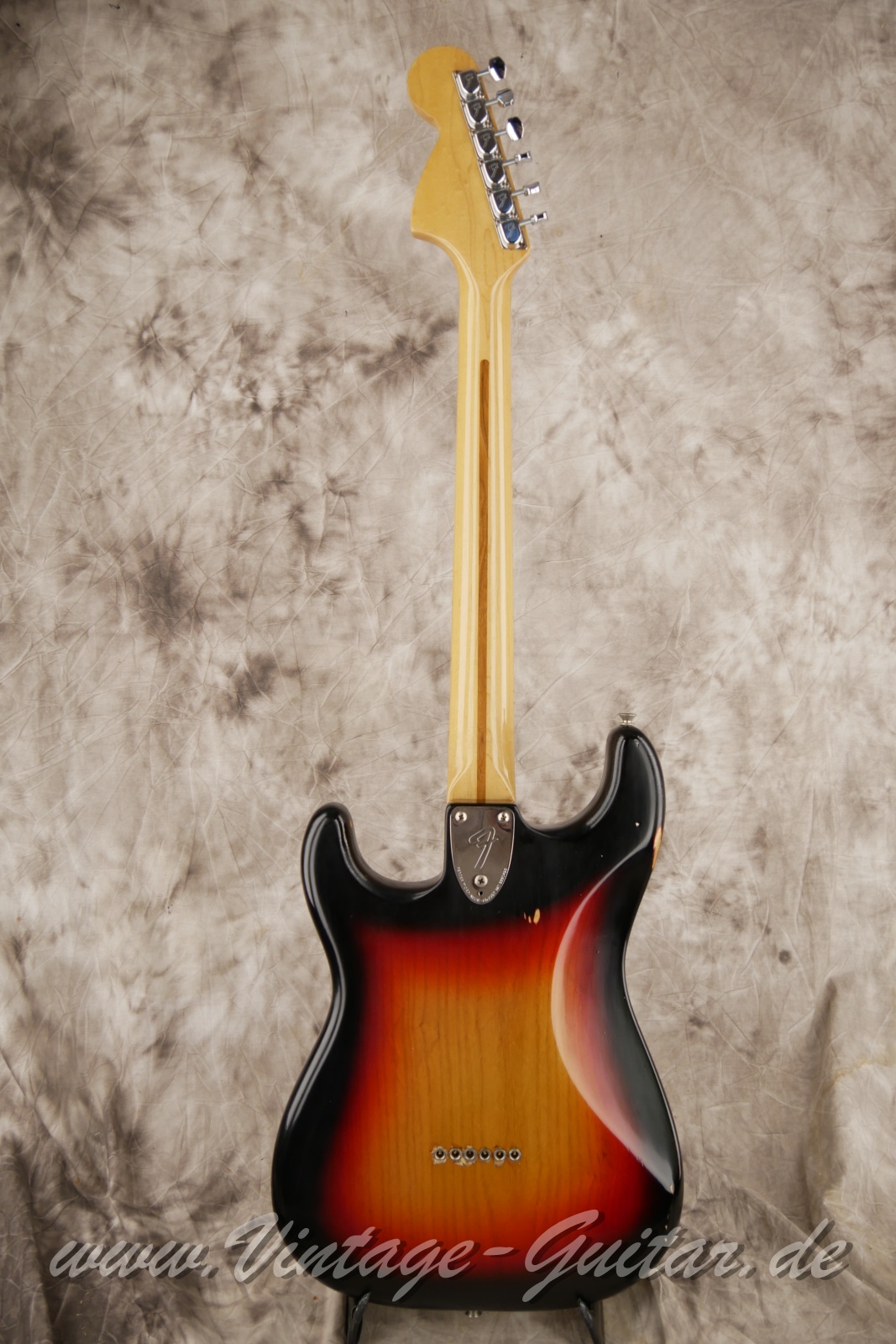 img/vintage/5874/Fender_Stratocaster_hardtail_sunburst_USA_1980-002.JPG