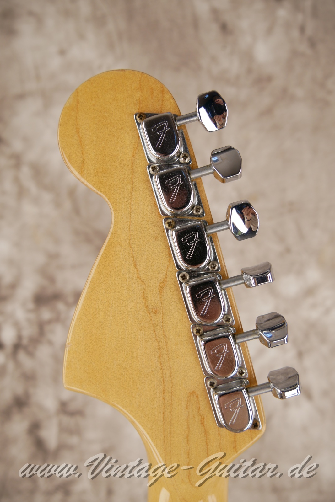 img/vintage/5874/Fender_Stratocaster_hardtail_sunburst_USA_1980-004.JPG