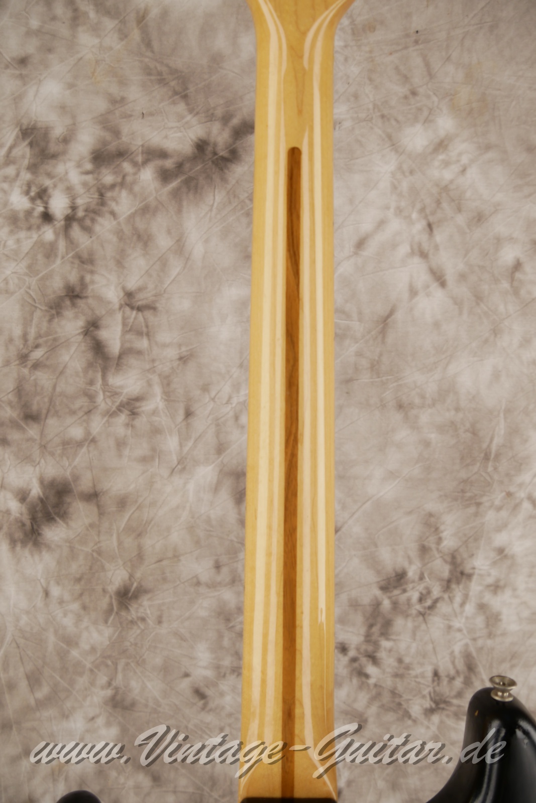 img/vintage/5874/Fender_Stratocaster_hardtail_sunburst_USA_1980-006.JPG
