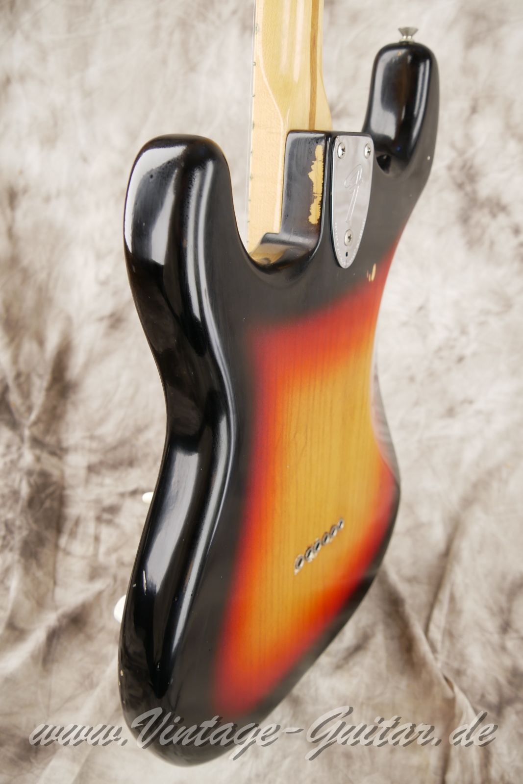 img/vintage/5874/Fender_Stratocaster_hardtail_sunburst_USA_1980-011.JPG