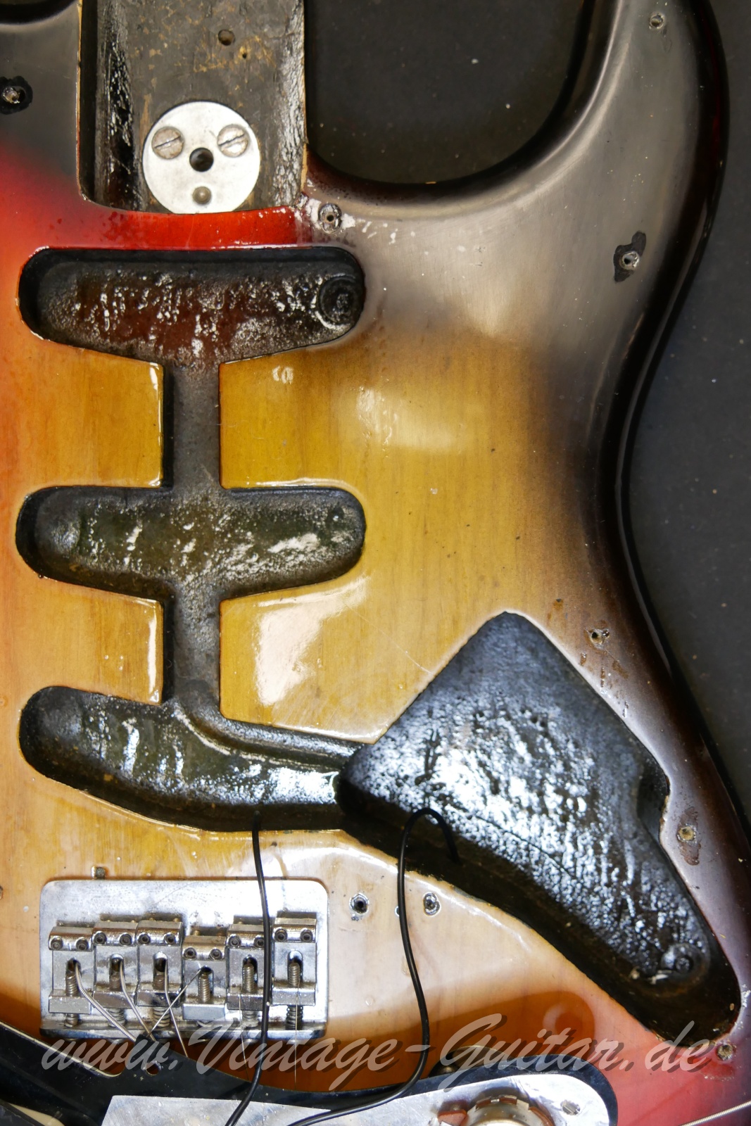 img/vintage/5874/Fender_Stratocaster_hardtail_sunburst_USA_1980-016.JPG
