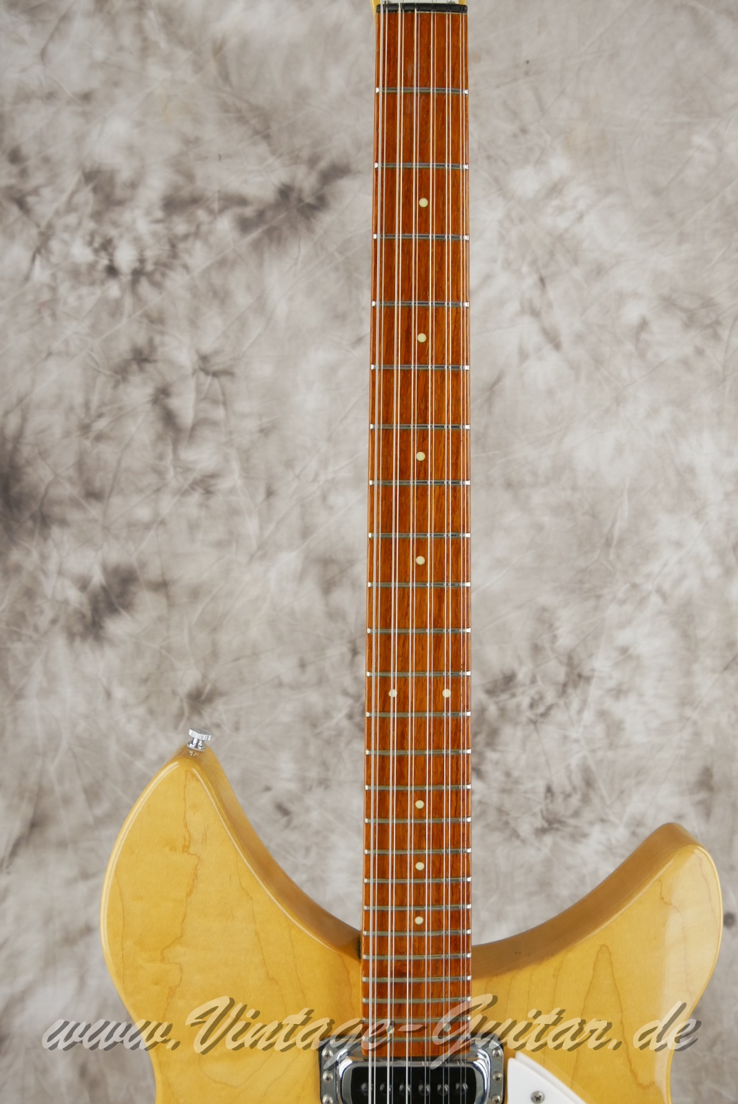 img/vintage/5881/Rickenbacker_330_12string_mapleglo_USA_1977-005.JPG