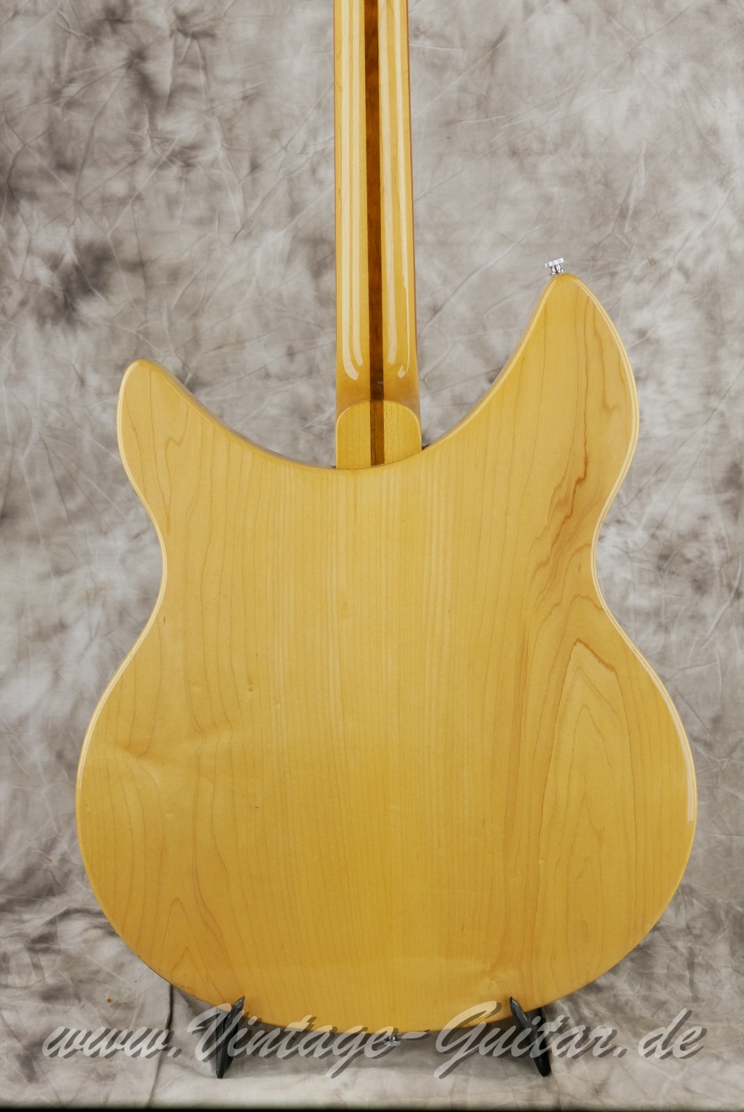 img/vintage/5881/Rickenbacker_330_12string_mapleglo_USA_1977-008.JPG