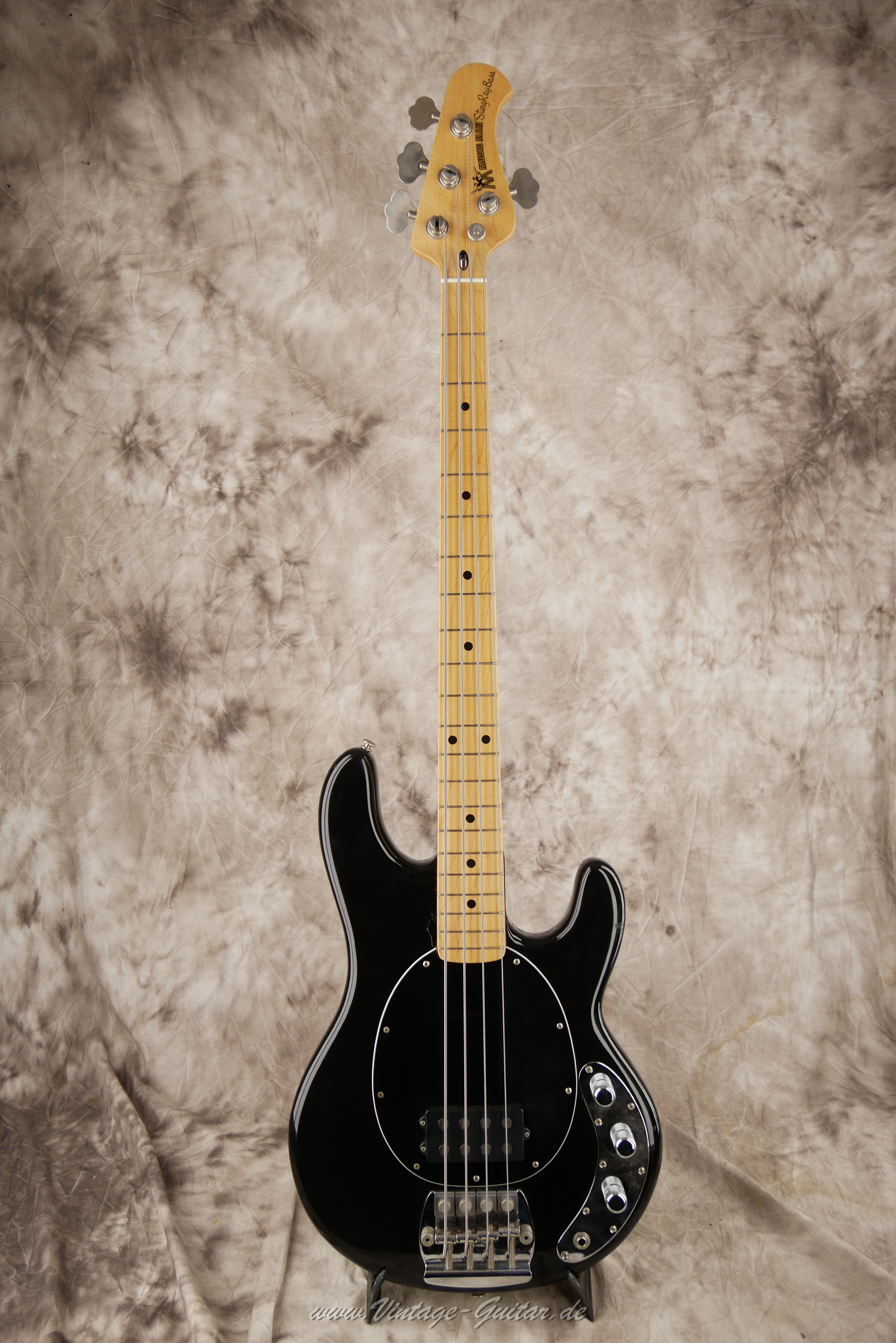 MusicMan_Stingray_USA_black_1978-001.JPG