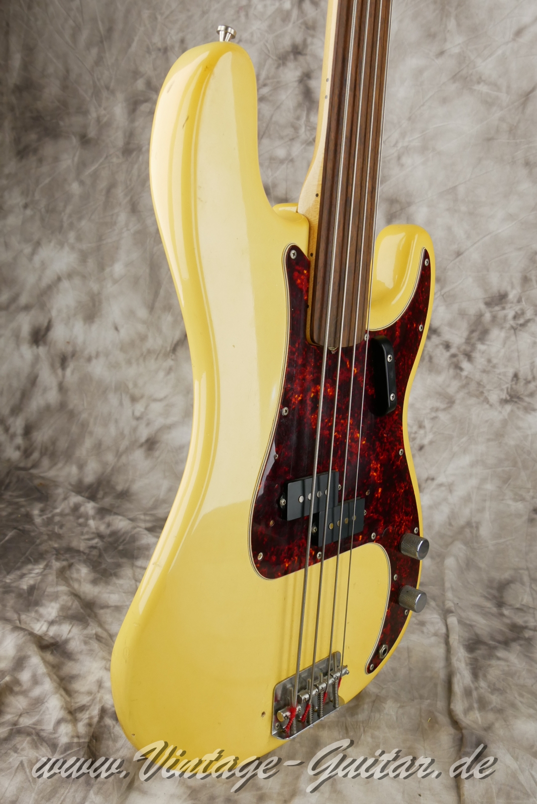 Fender-Precision-Bass-fretless-1972-olympic-white-009.JPG