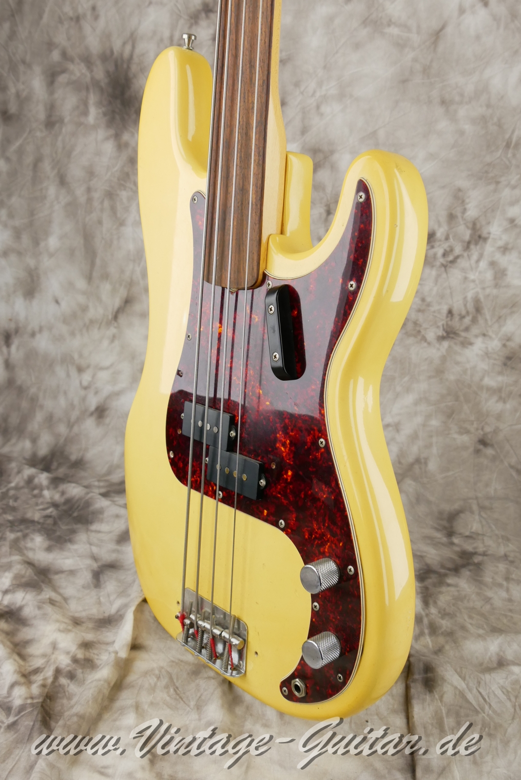 Fender-Precision-Bass-fretless-1972-olympic-white-010.JPG