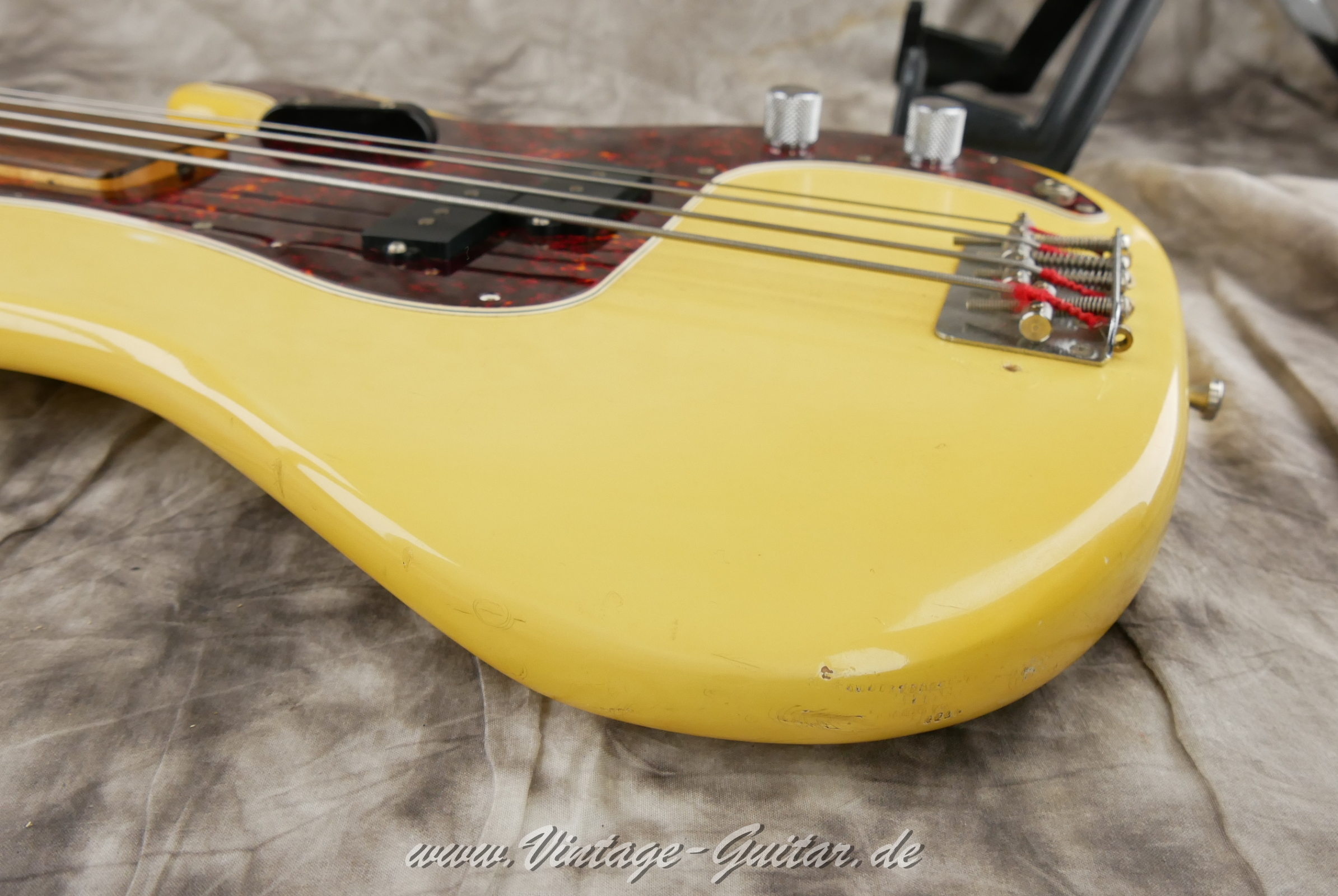 Fender-Precision-Bass-fretless-1972-olympic-white-017.JPG