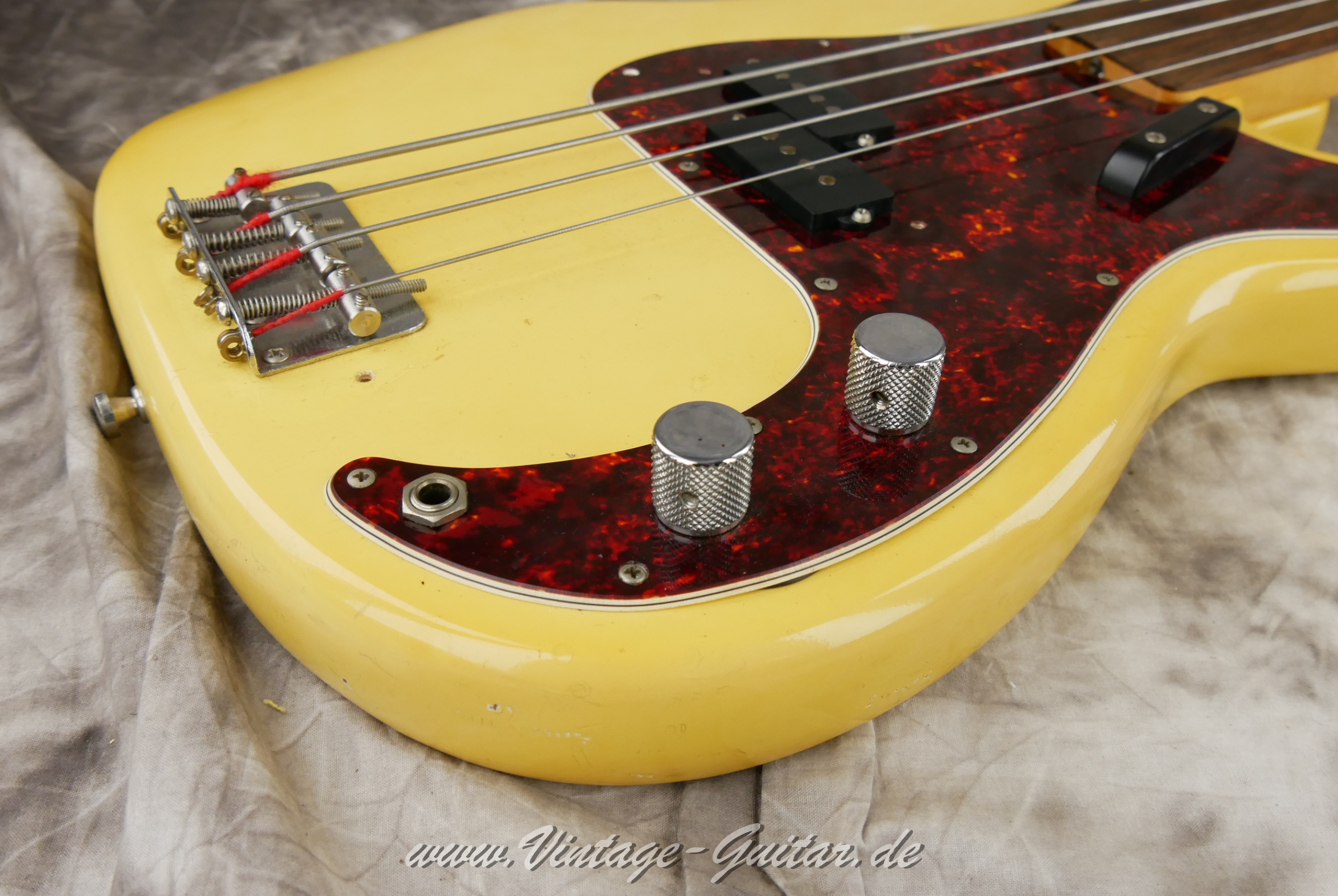Fender-Precision-Bass-fretless-1972-olympic-white-020.JPG