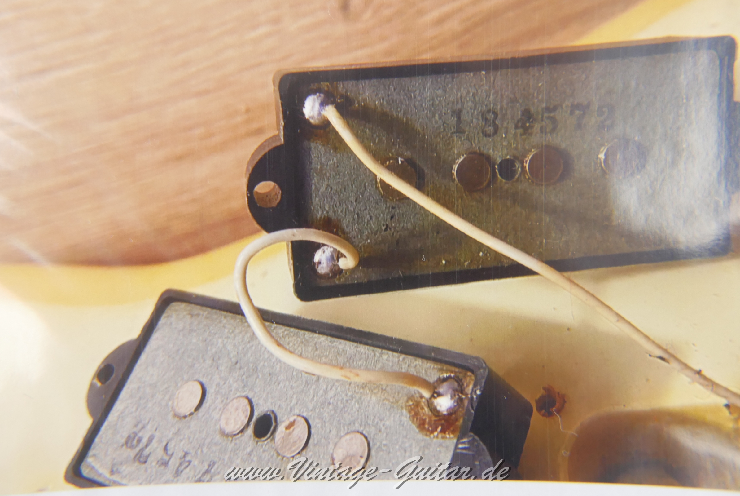 Fender-Precision-Bass-fretless-1972-olympic-white-027.JPG