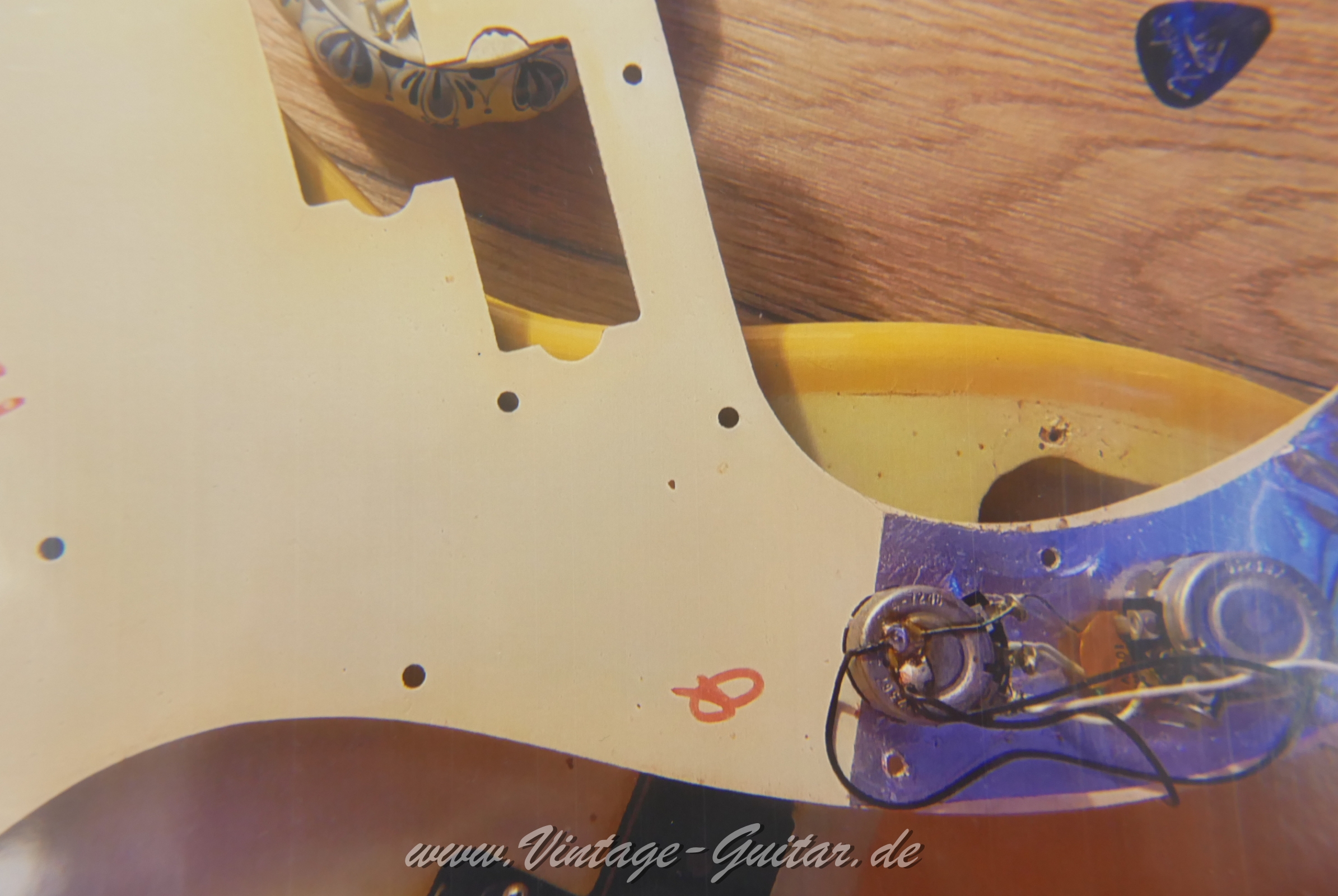 Fender-Precision-Bass-fretless-1972-olympic-white-028.JPG