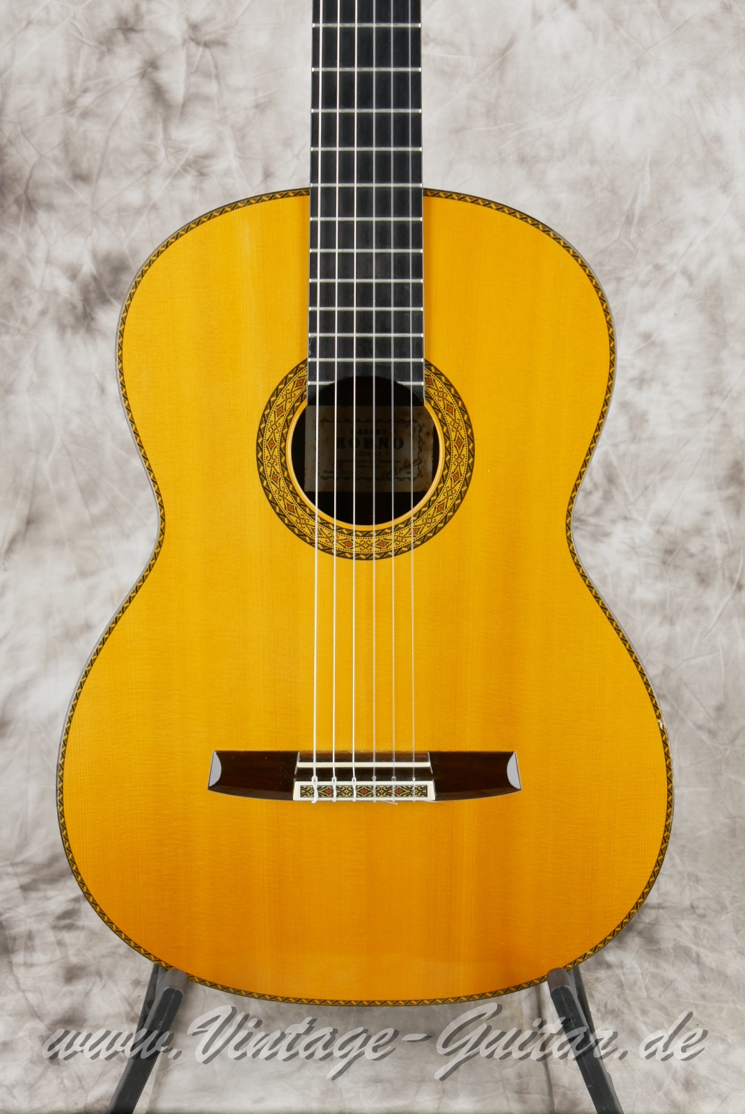 Masaru_Kohno_Special_Brazilian_rosewood_body_Japan_1982-007.JPG