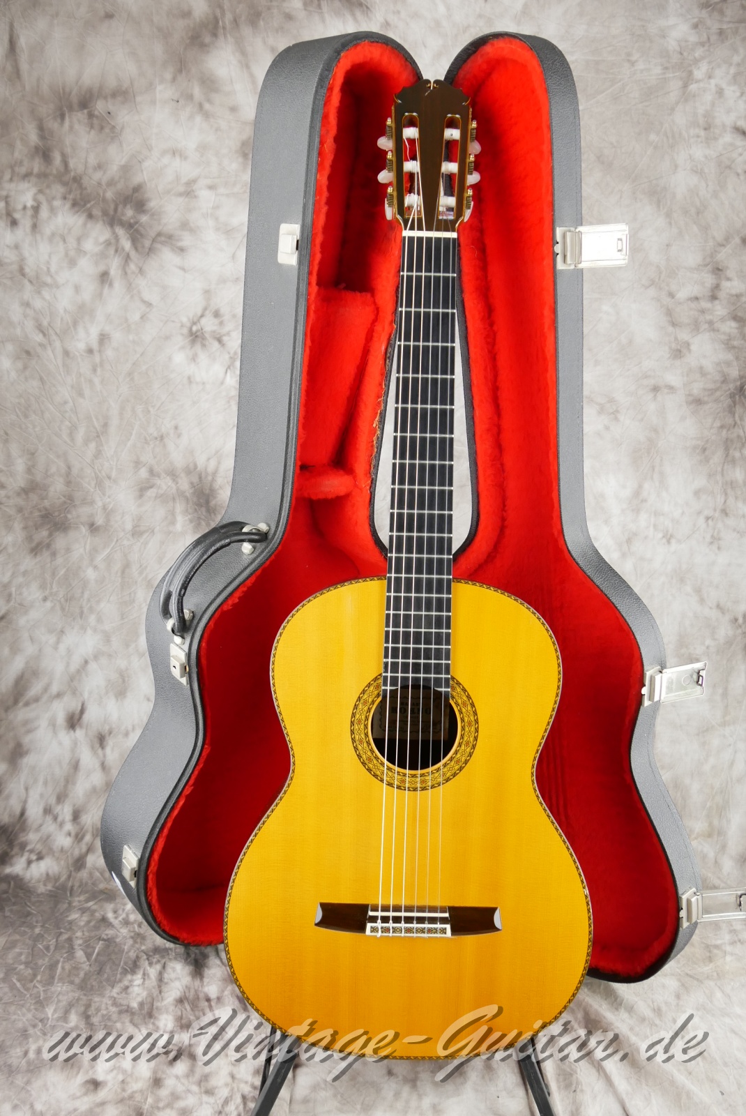 Masaru_Kohno_Special_Brazilian_rosewood_body_Japan_1982-018.JPG