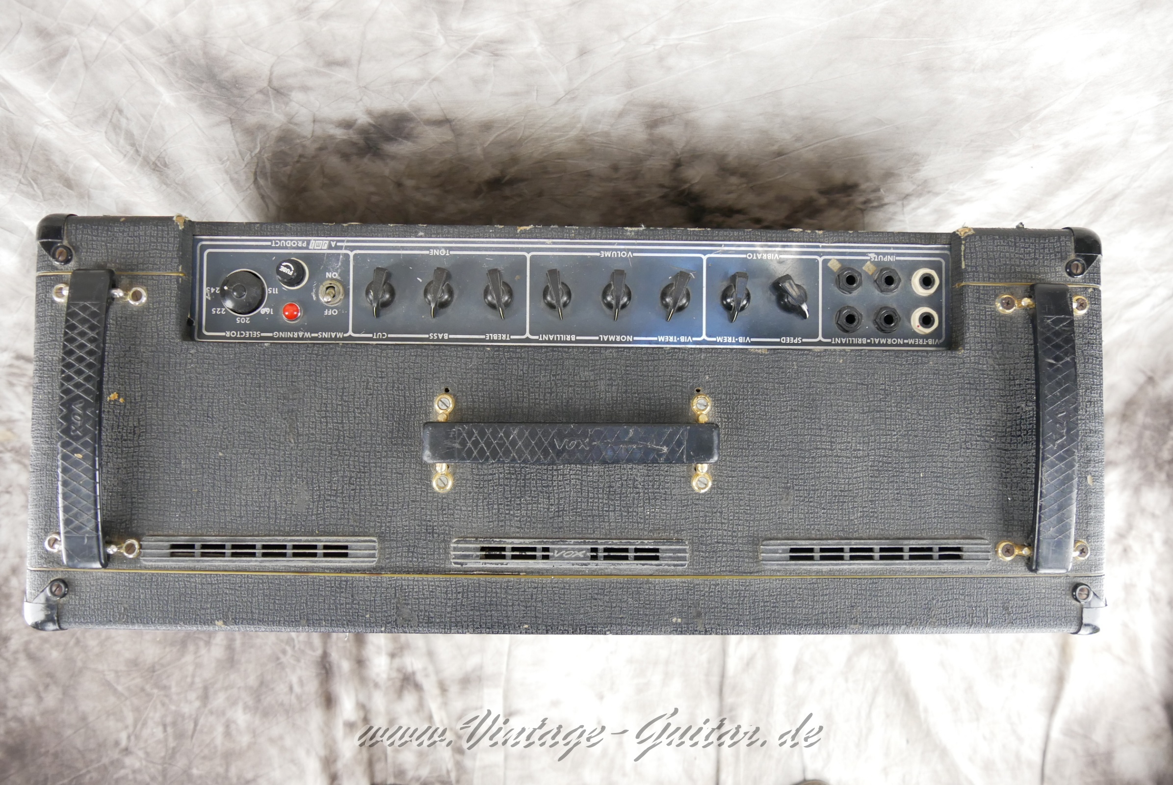 img/vintage/5897/Vox_AC_30_top_grey_panel_boost_silver_bulldogs_1964-007.JPG