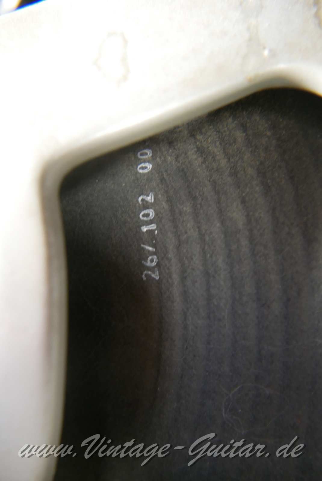 img/vintage/5897/Vox_AC_30_top_grey_panel_boost_silver_bulldogs_1964-013.JPG