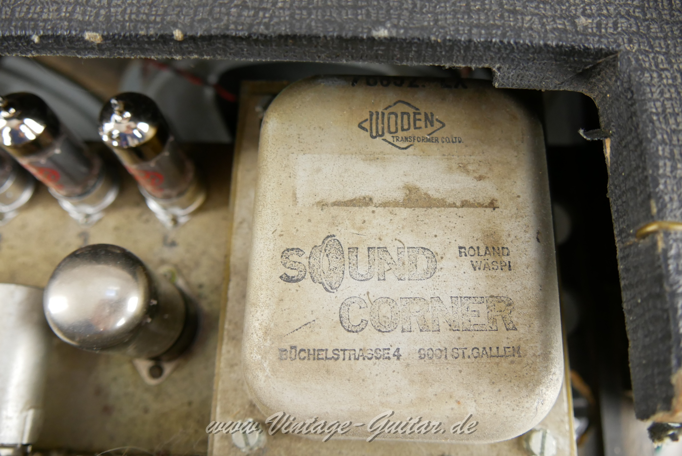 img/vintage/5897/Vox_AC_30_top_grey_panel_boost_silver_bulldogs_1964-025.JPG