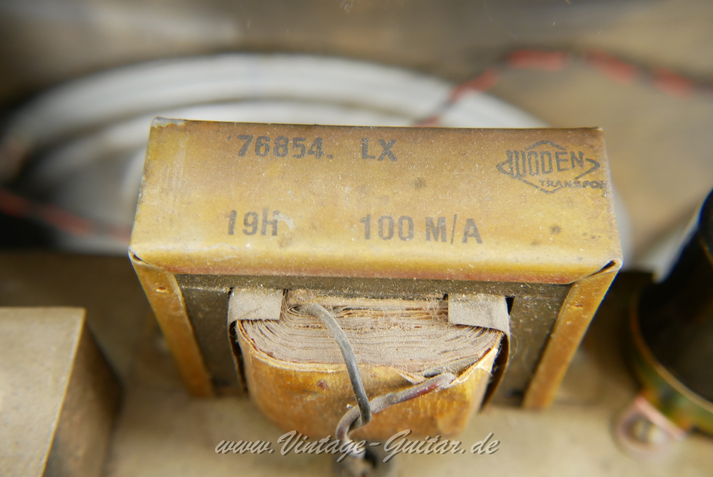 img/vintage/5897/Vox_AC_30_top_grey_panel_boost_silver_bulldogs_1964-026.JPG