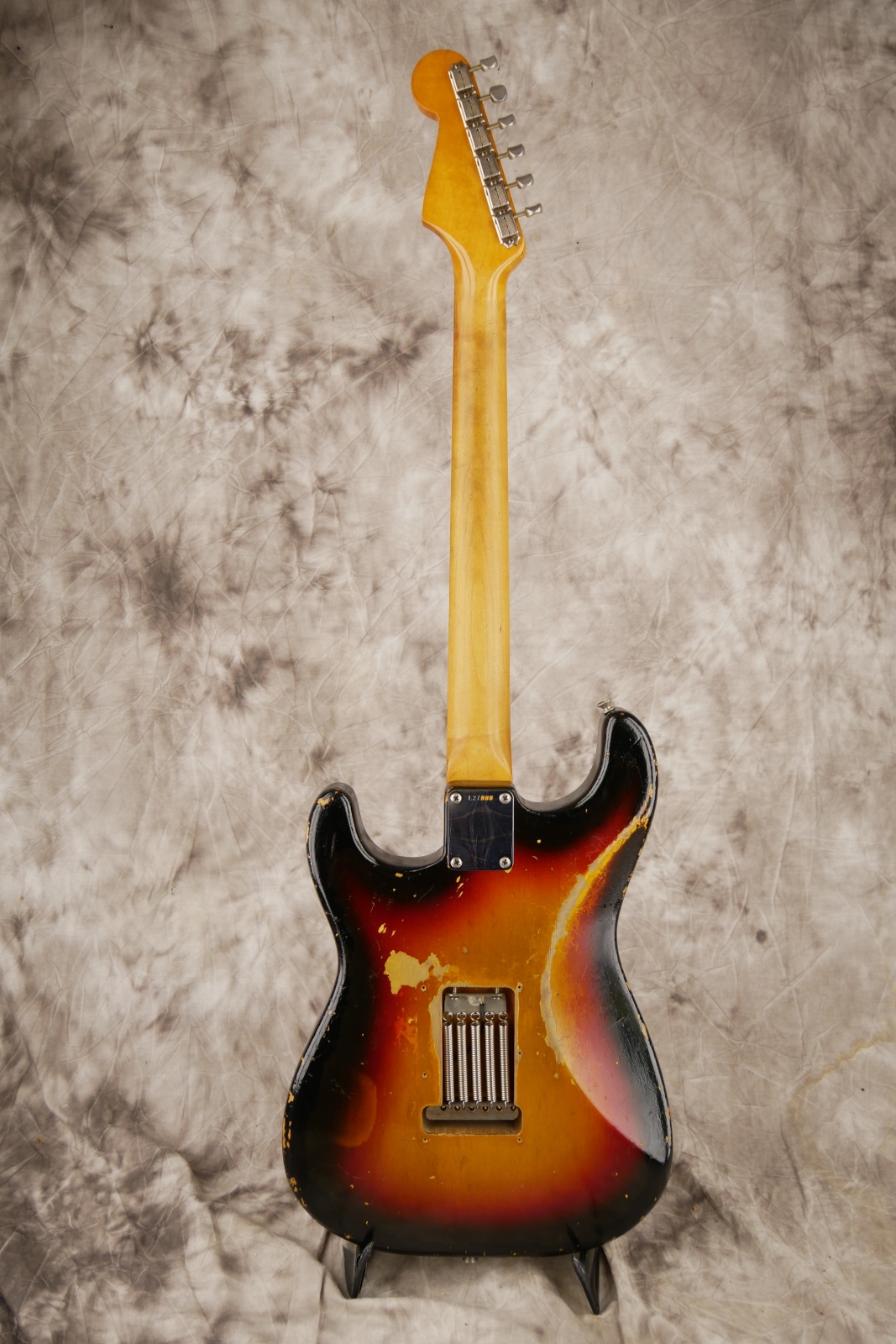img/vintage/5899/Fender_Stratocaster_1964_pre_CBS_sunburst-002.JPG