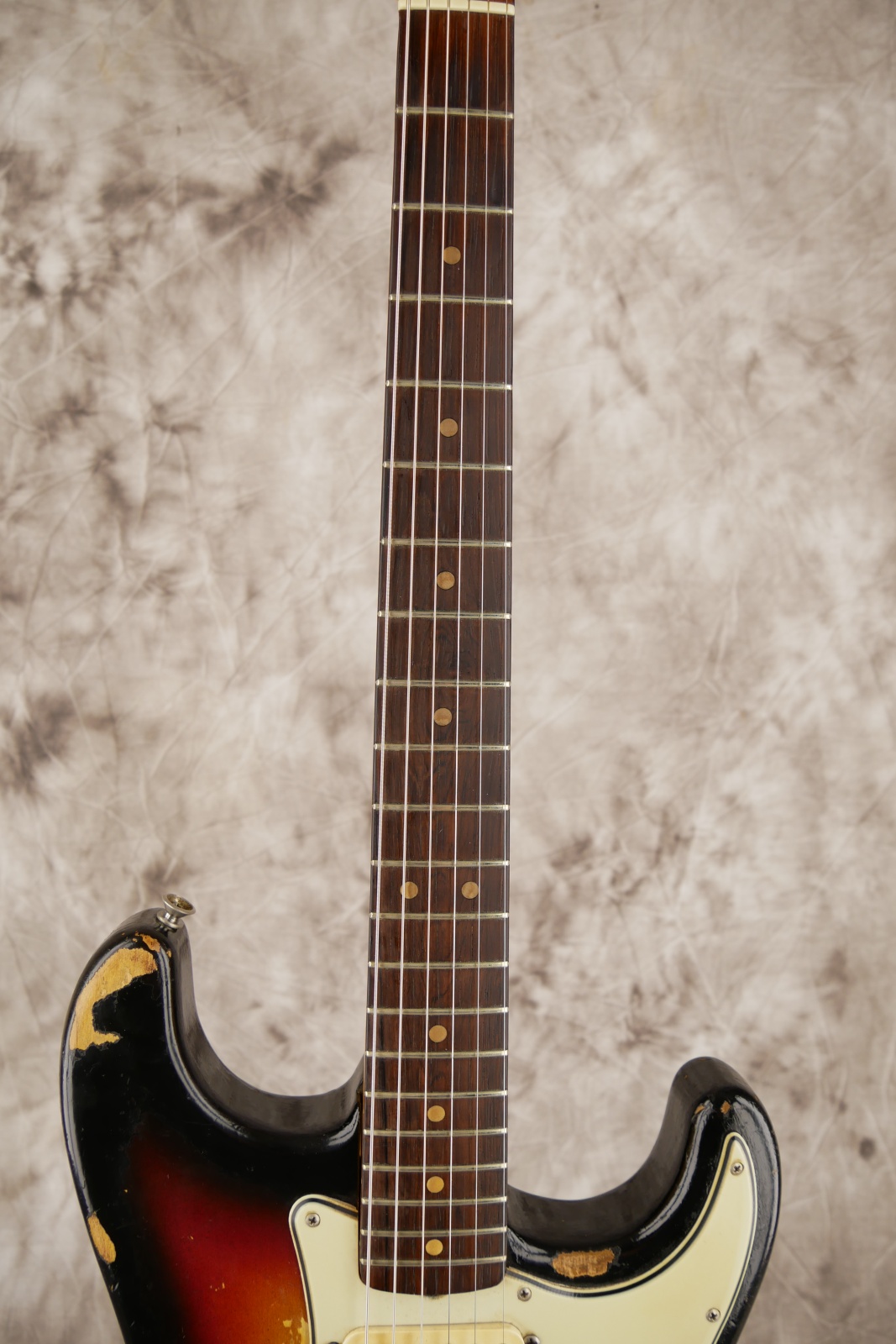 img/vintage/5899/Fender_Stratocaster_1964_pre_CBS_sunburst-005.JPG