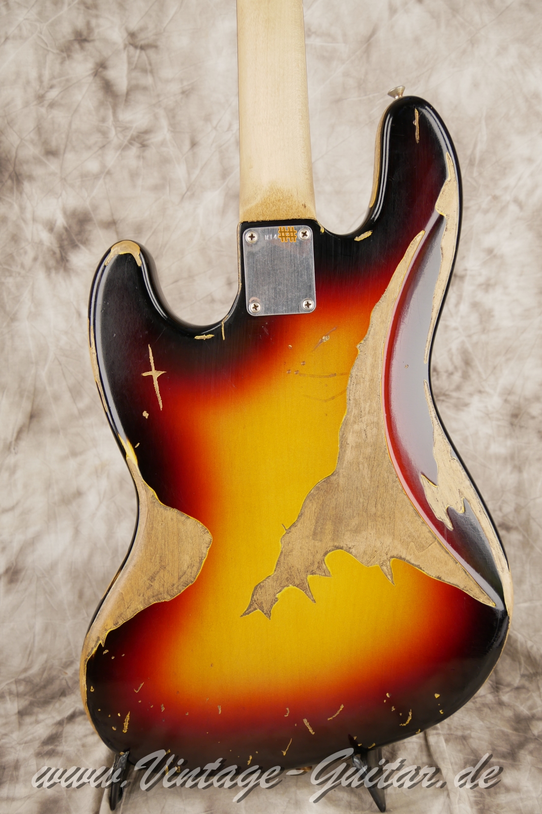 Fender-Jazz-Bass-Jaco-Pastorius-Custom-Shop-Signature-004.JPG