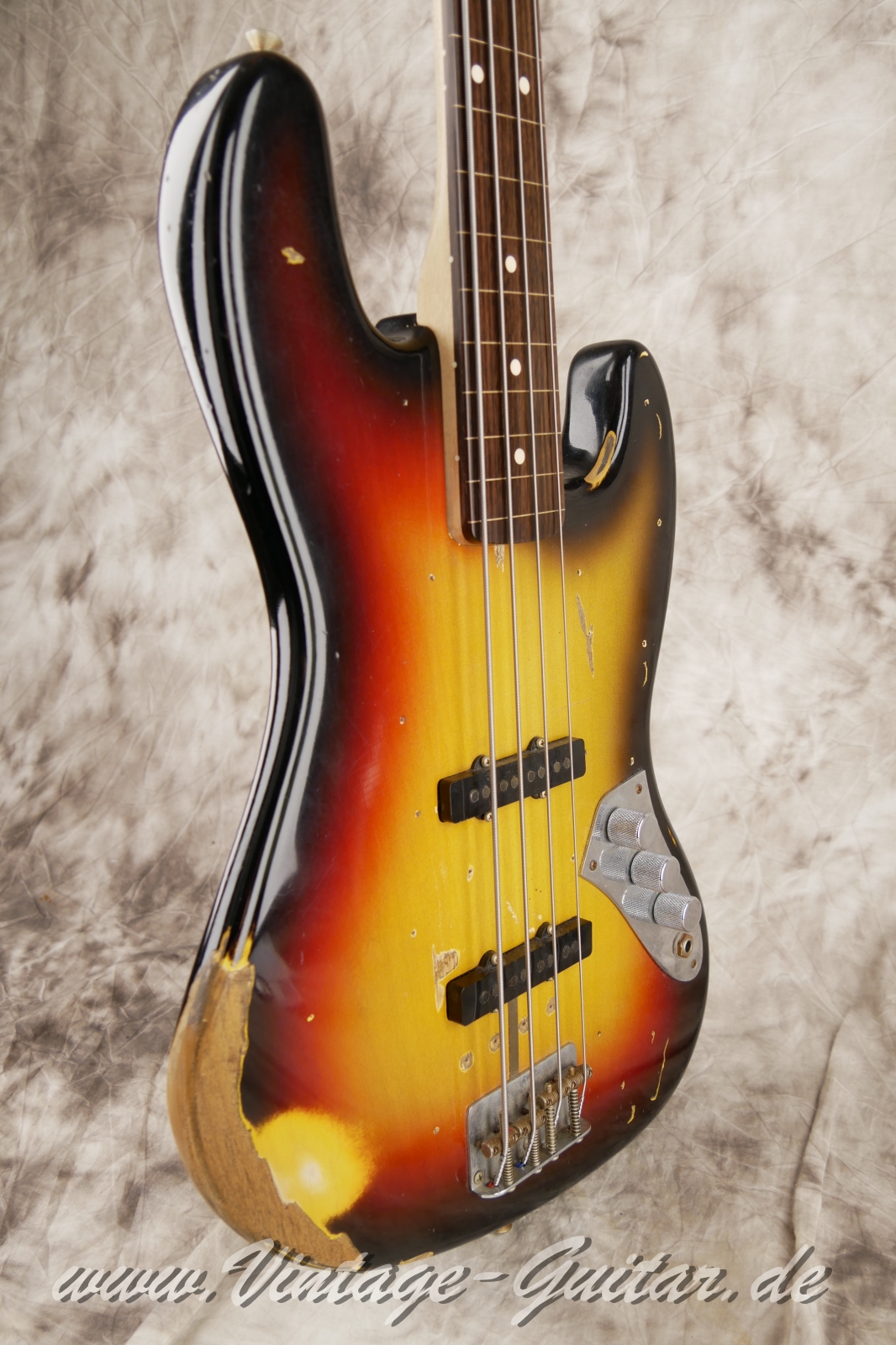 Fender-Jazz-Bass-Jaco-Pastorius-Custom-Shop-Signature-009.JPG