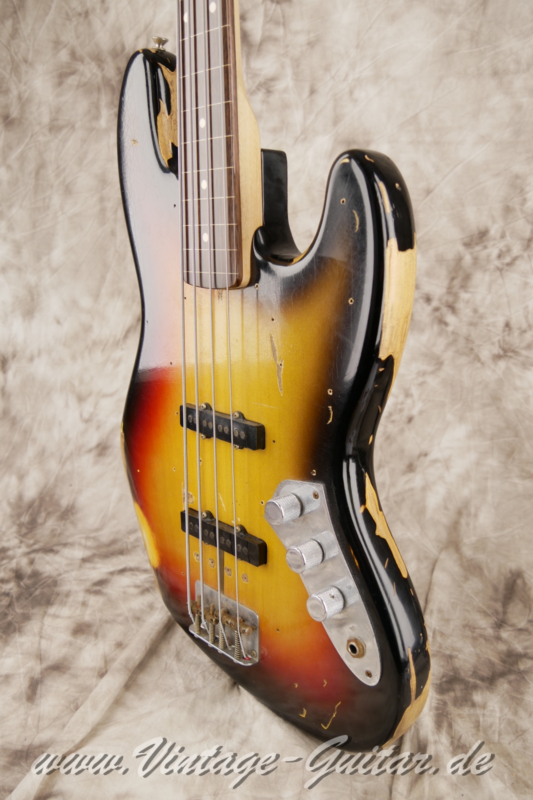 Fender-Jazz-Bass-Jaco-Pastorius-Custom-Shop-Signature-010.JPG