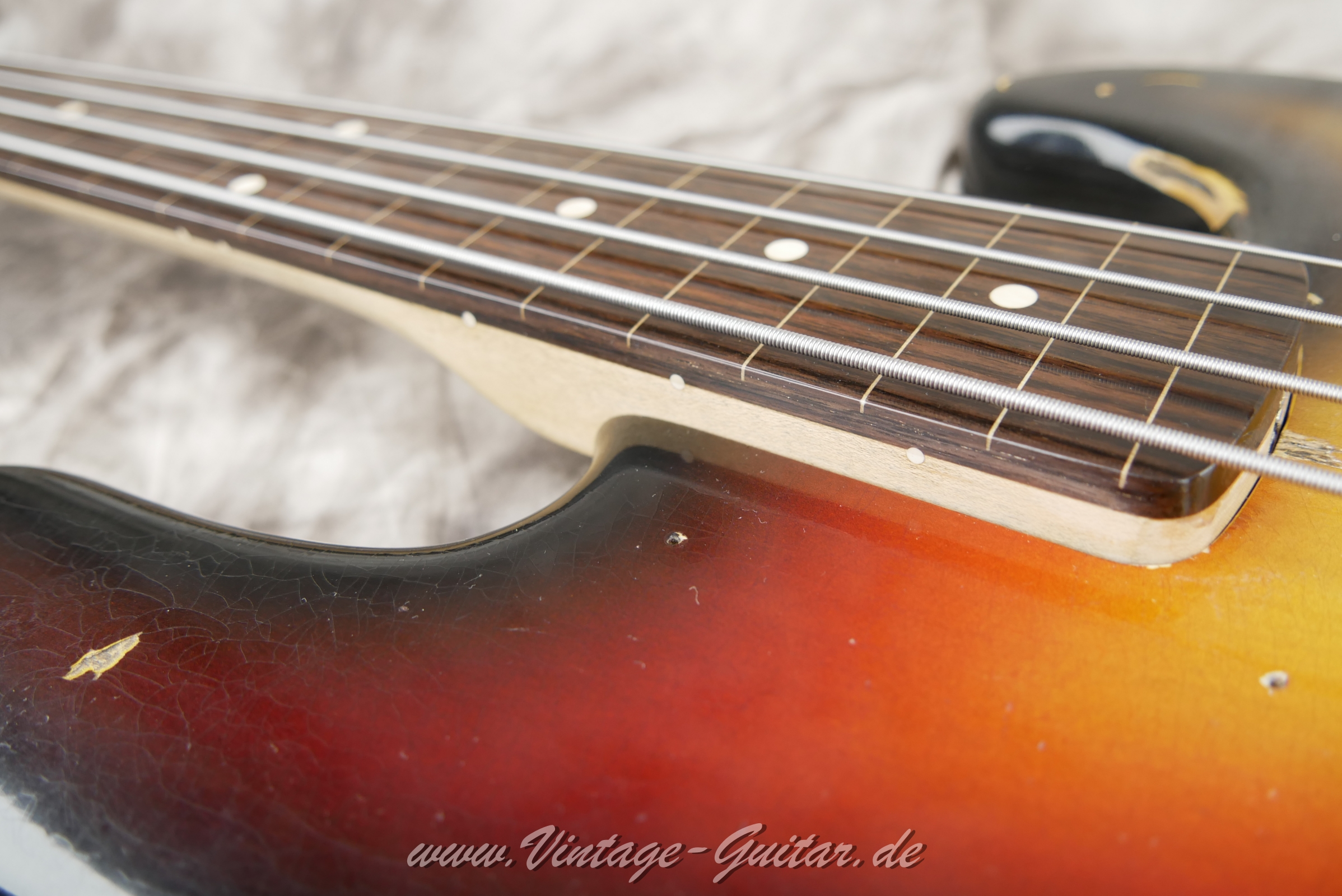 Fender-Jazz-Bass-Jaco-Pastorius-Custom-Shop-Signature-015.JPG