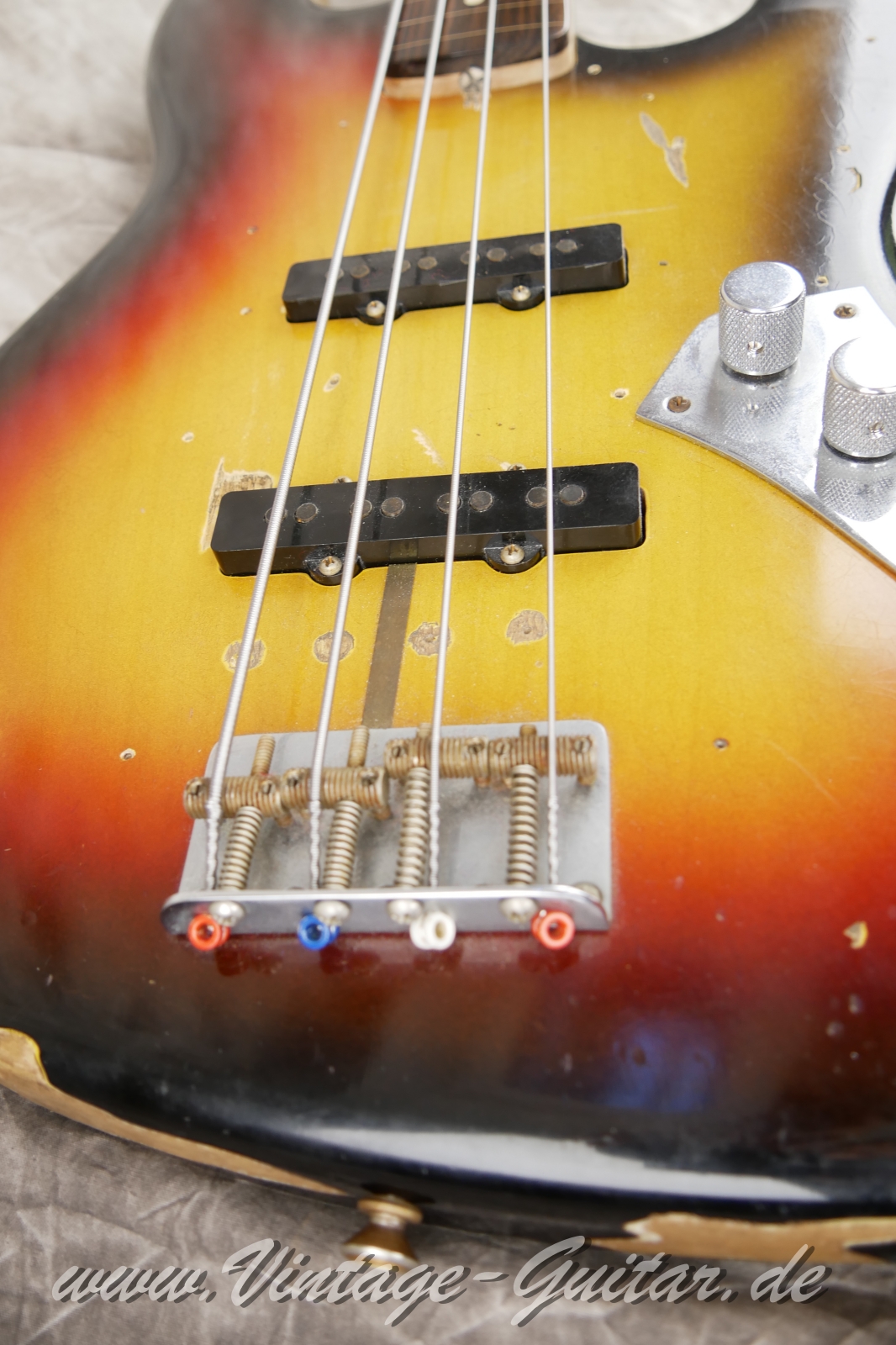 Fender-Jazz-Bass-Jaco-Pastorius-Custom-Shop-Signature-020.JPG