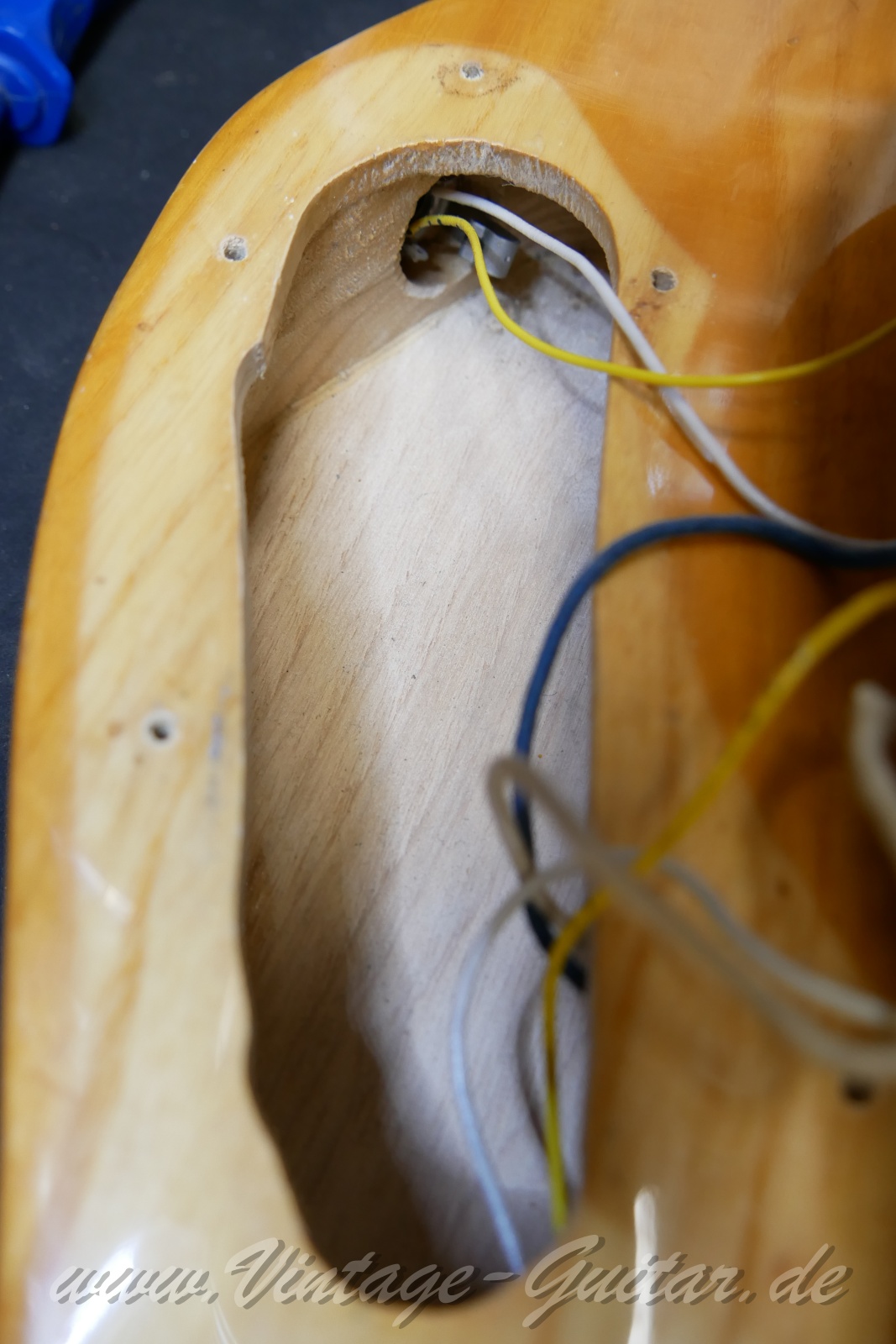img/vintage/5905/Fender_telecaster_thinline_natural_1969_USA-30.jpg