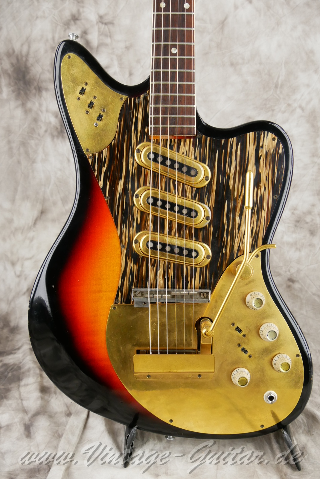 img/vintage/5906/Framus_strato_deluxe_sunburst_1964_germany-07.jpg