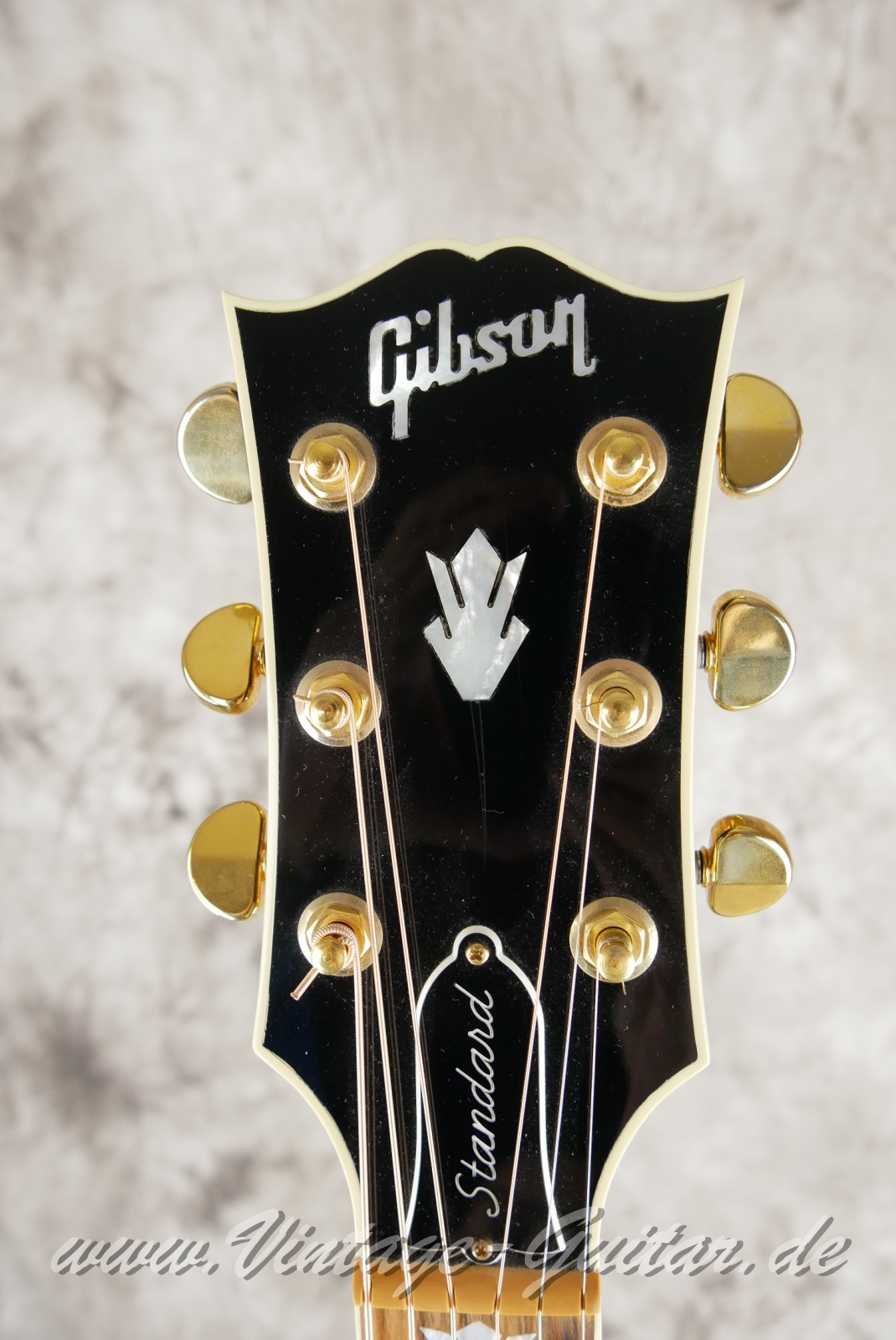 img/vintage/5911/Gibson_SJ_200_Black_Limited_Edition_2012-003.JPG